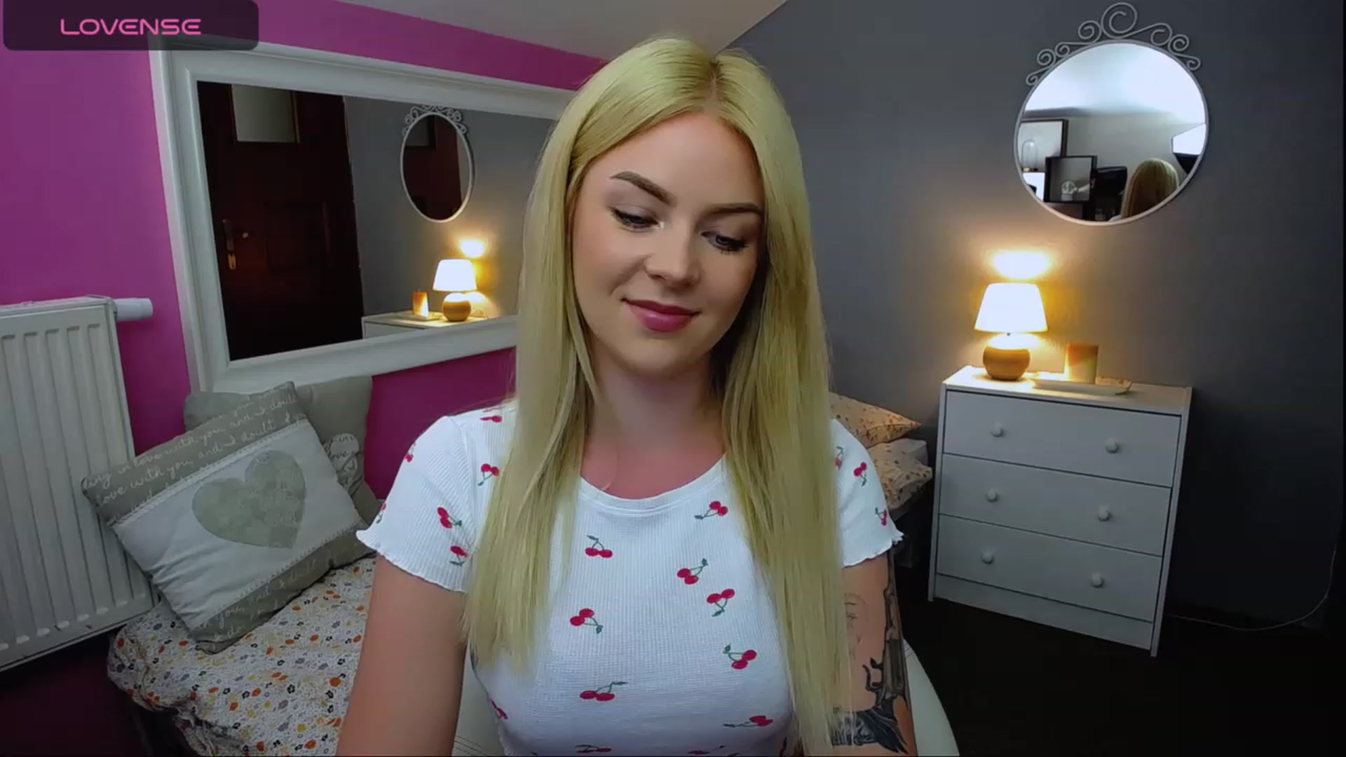 Gallery image thumbnail from AurelieSierra's myfreecams stream on, 08/18/2023, 10:09 image 10 of 20