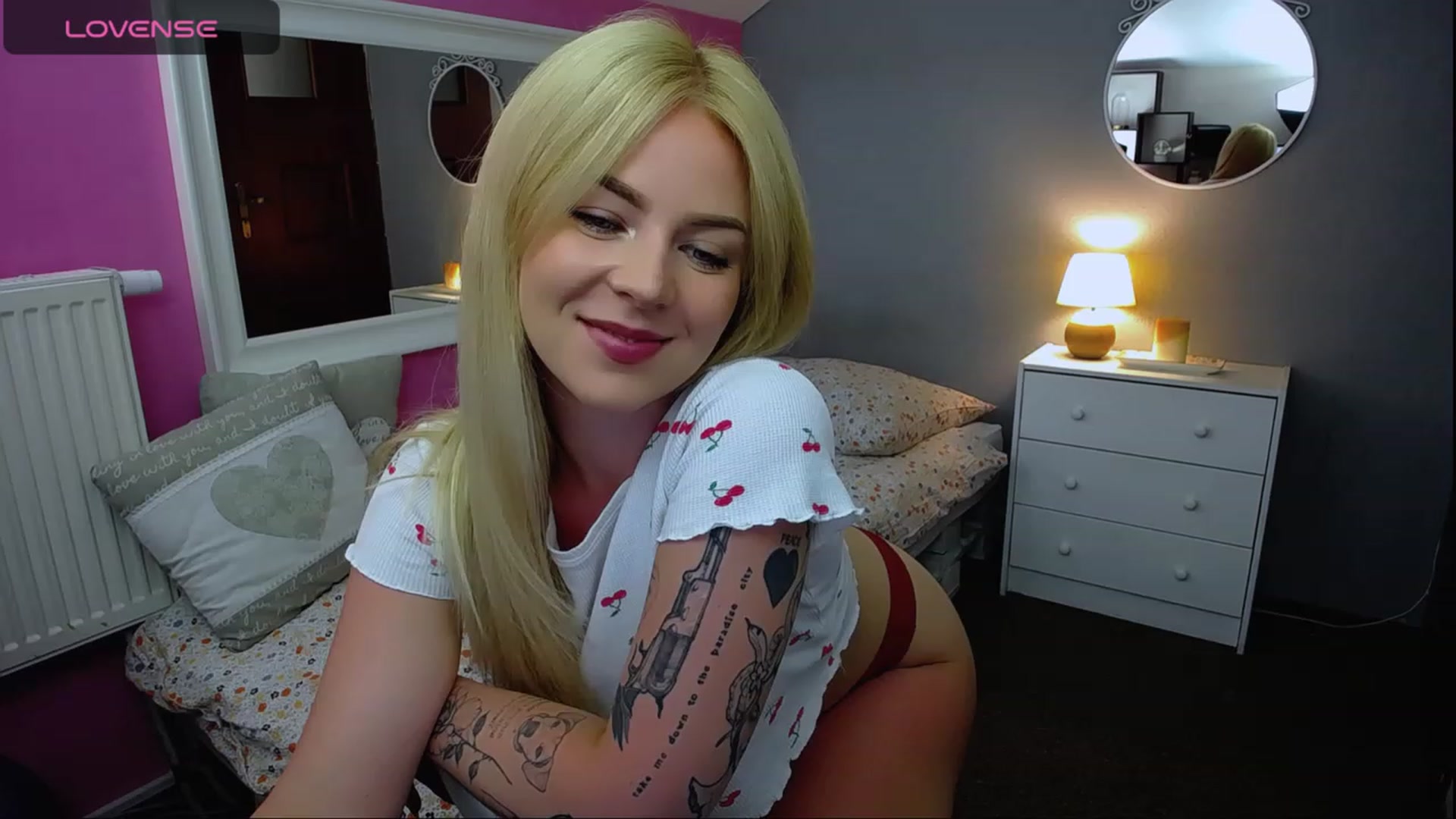 Gallery image thumbnail from AurelieSierra's myfreecams stream on, 08/18/2023, 12:25 image 13 of 20