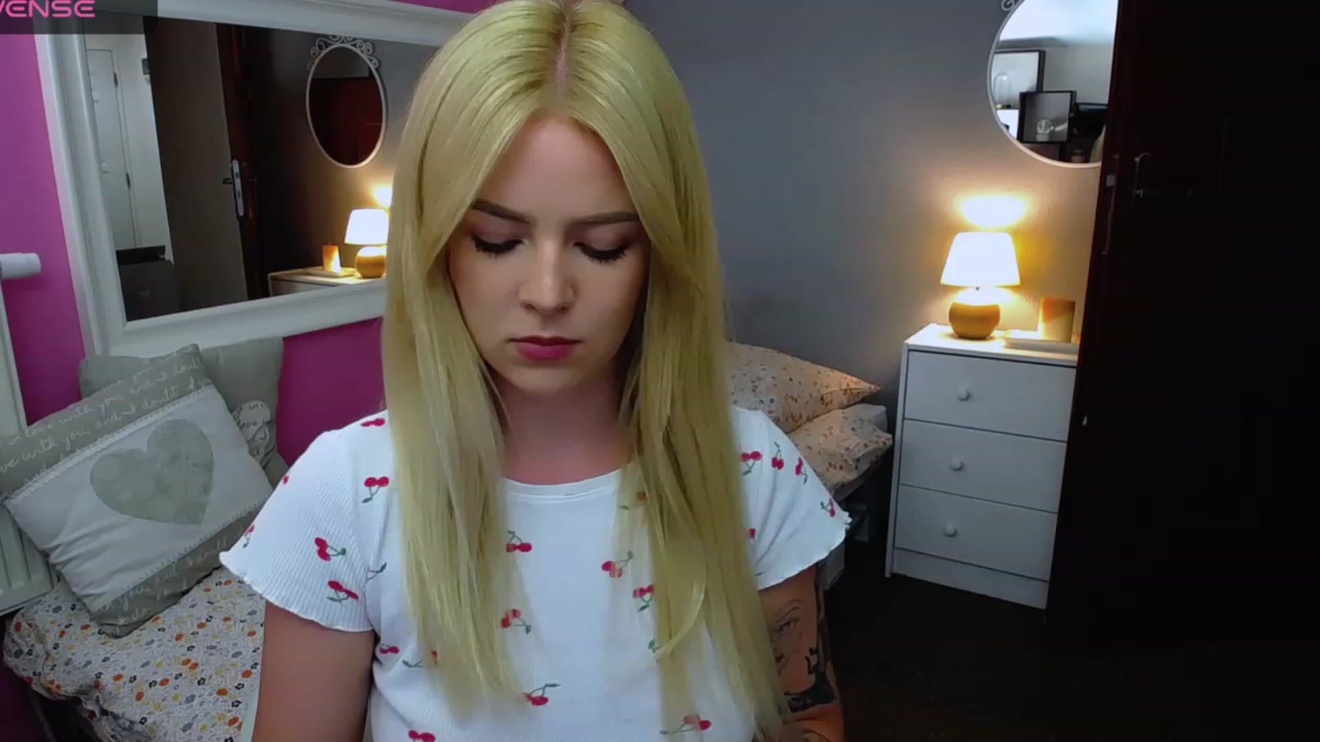 Gallery image thumbnail from AurelieSierra's myfreecams stream on, 08/18/2023, 16:21 image 11 of 20