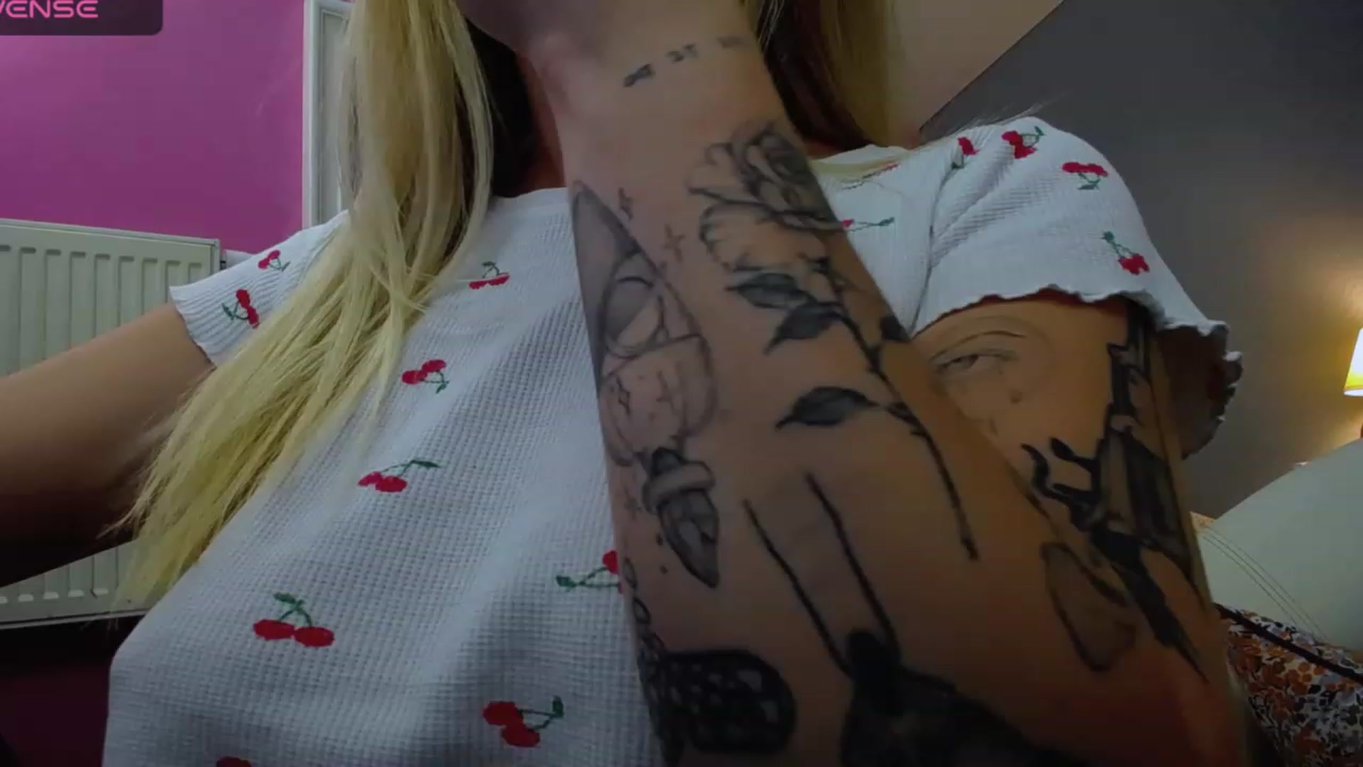 Gallery image thumbnail from AurelieSierra's myfreecams stream on, 08/18/2023, 16:21 image 8 of 20
