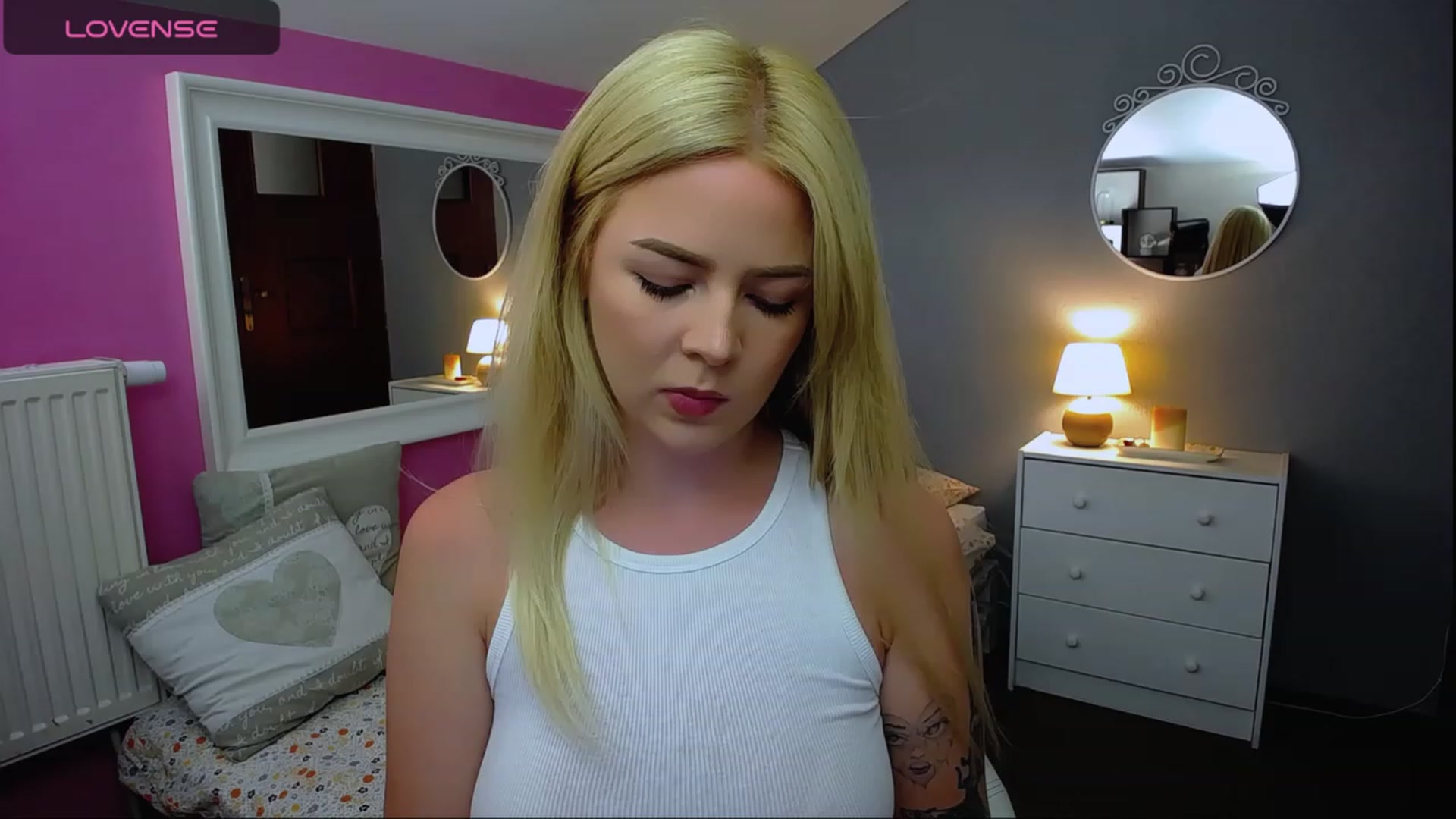 Gallery image thumbnail from AurelieSierra's myfreecams stream on, 08/19/2023, 11:55 image 4 of 20