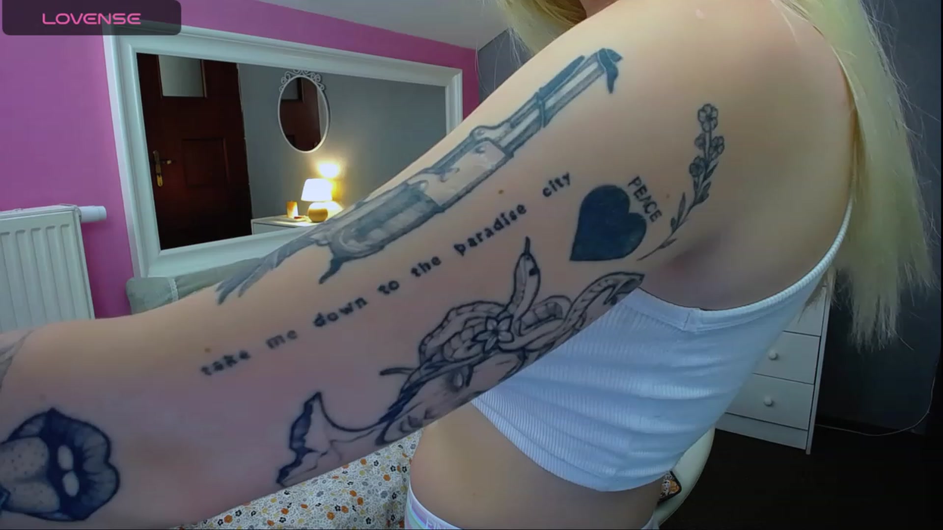 Gallery image thumbnail from AurelieSierra's myfreecams stream on, 08/19/2023, 11:55 image 3 of 20