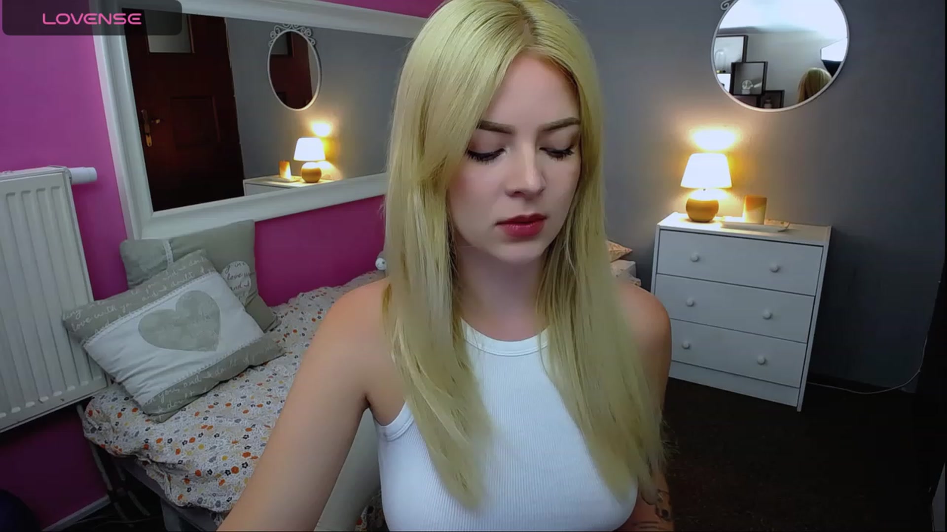 Gallery image thumbnail from AurelieSierra's myfreecams stream on, 08/22/2023, 10:23 image 7 of 20