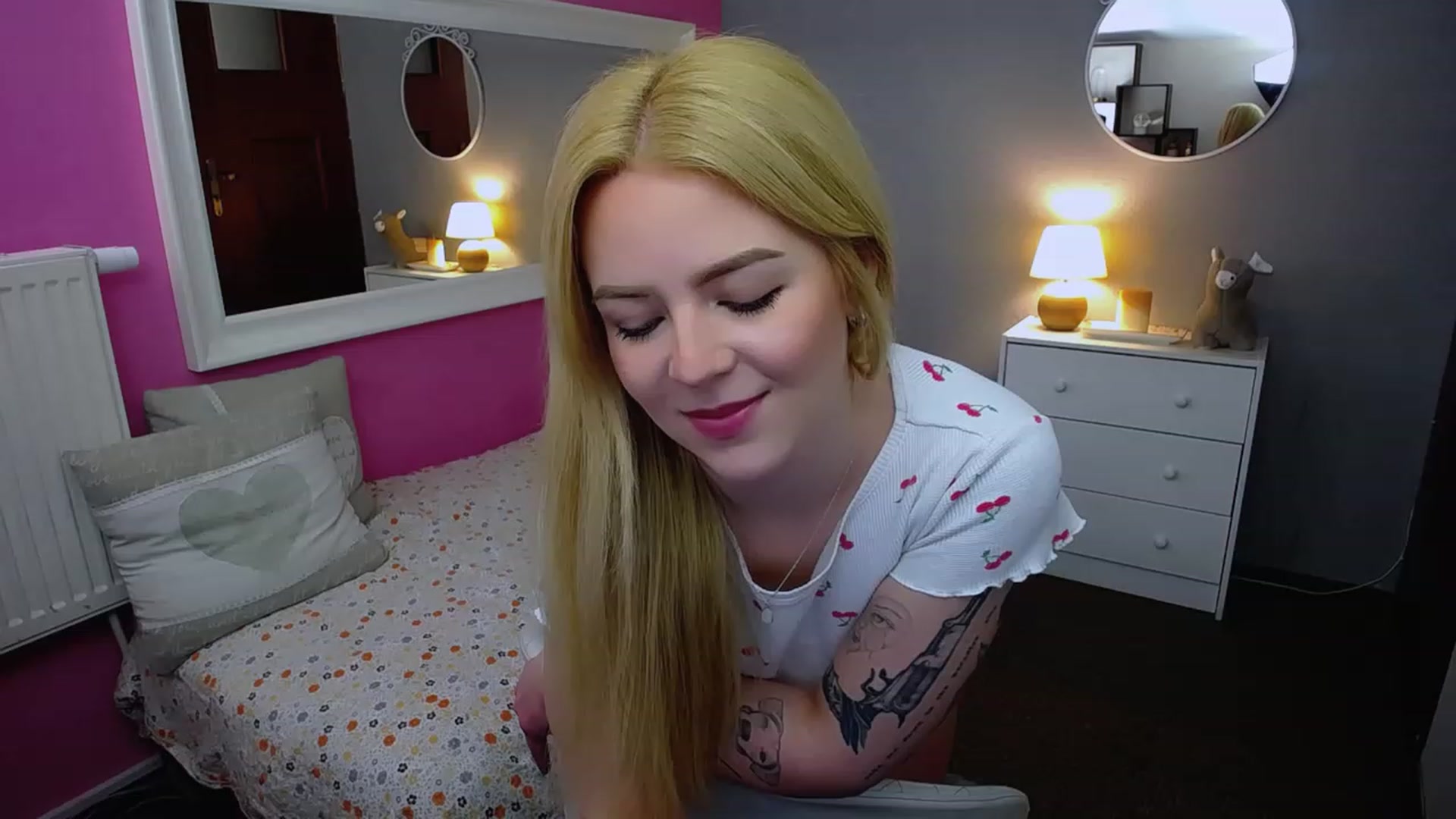Gallery image thumbnail from AurelieSierra's myfreecams stream on, 02/21/2024, 11:44 image 4 of 20