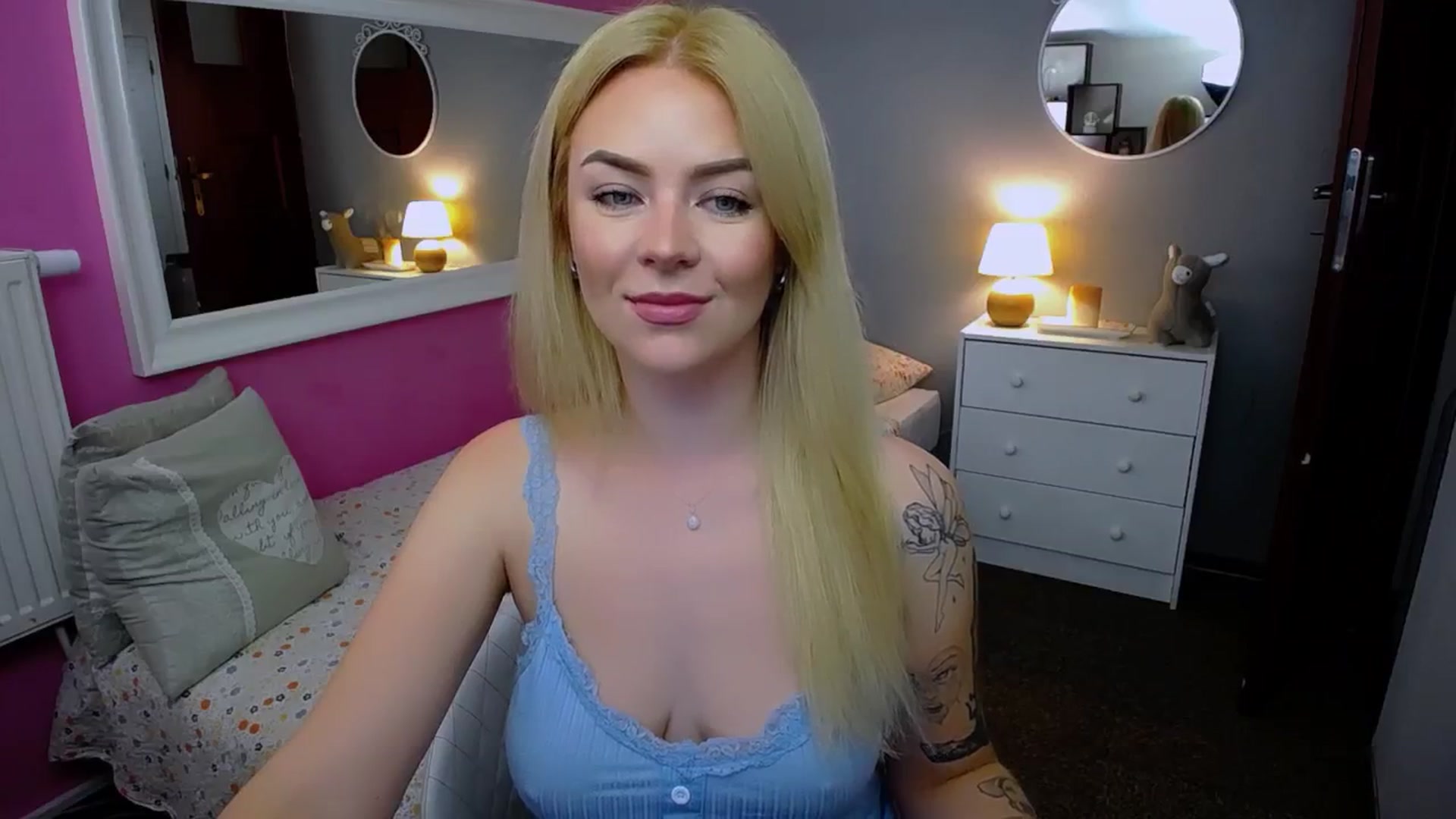 Gallery image thumbnail from AurelieSierra's myfreecams stream on, 08/30/2024, 09:40 image 5 of 20