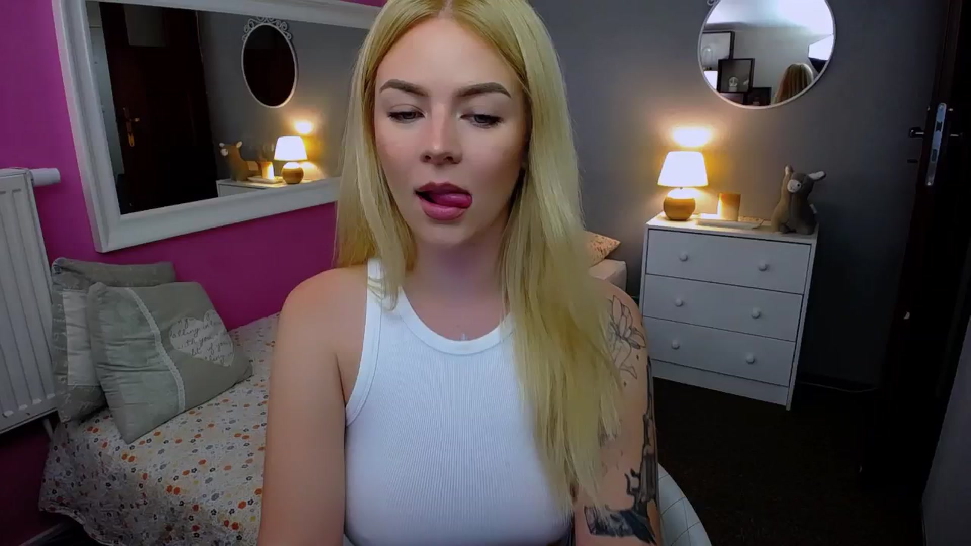 Gallery image thumbnail from AurelieSierra's myfreecams stream on, 09/04/2024, 11:57 image 20 of 20