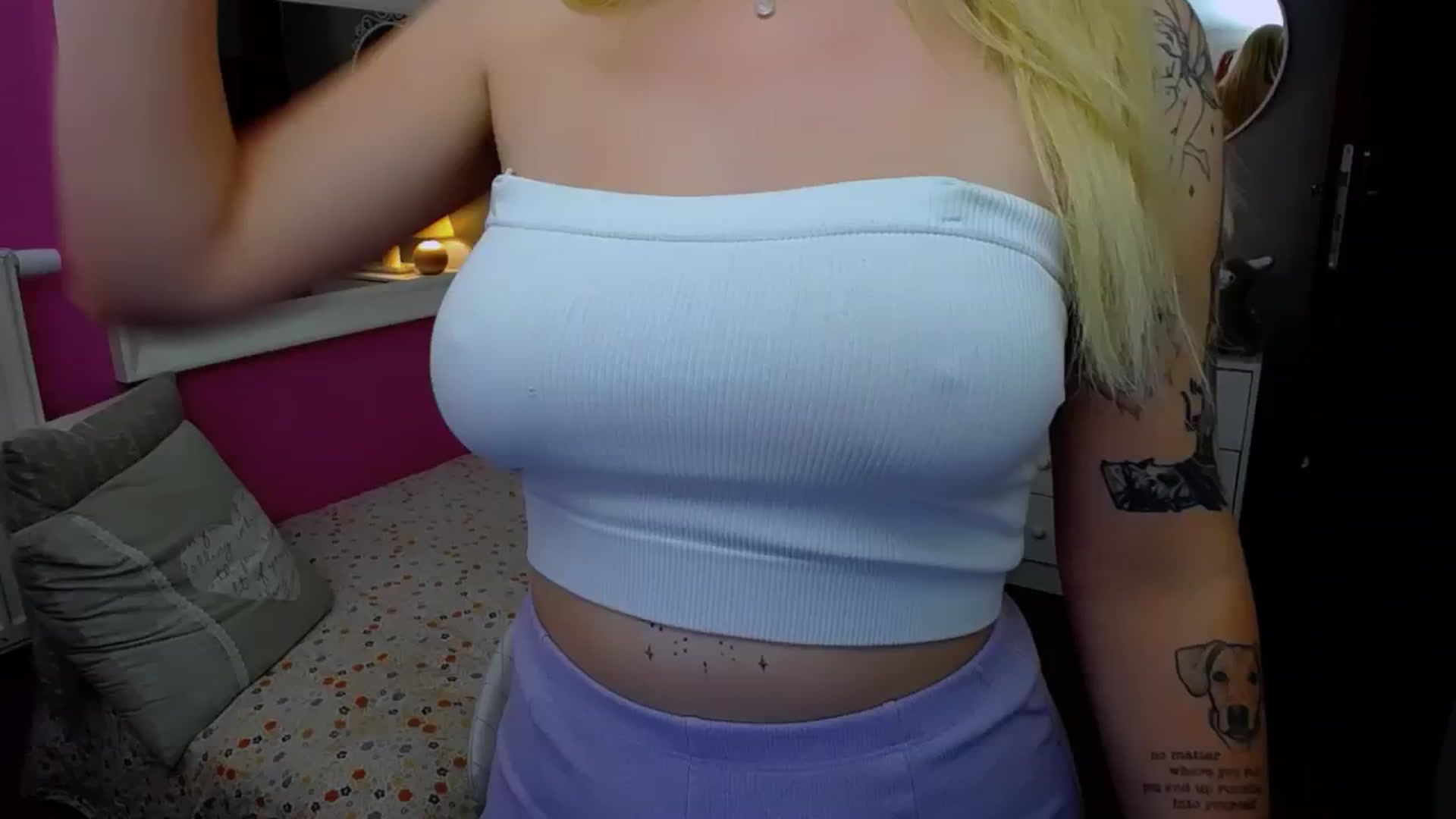 Gallery image thumbnail from AurelieSierra's myfreecams stream on, 09/07/2024, 10:33 image 8 of 20