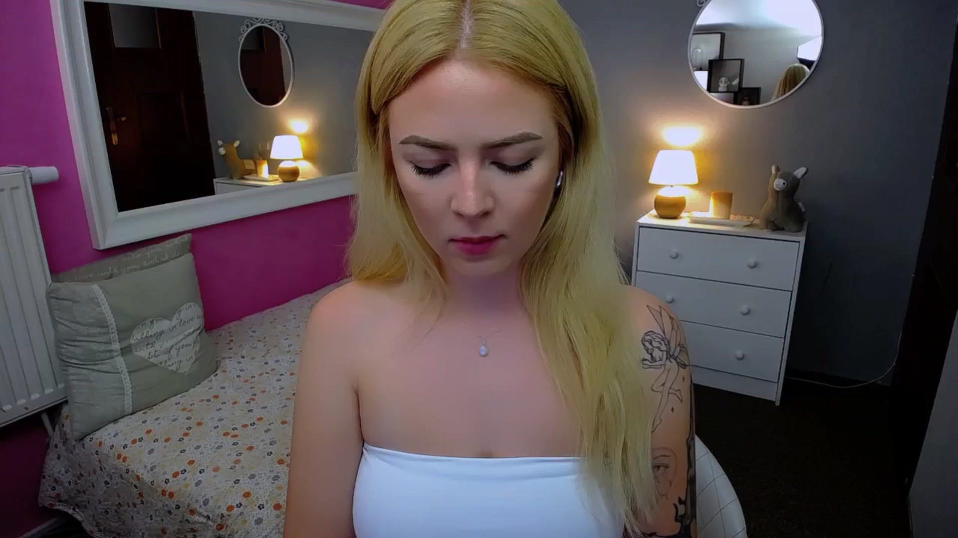 Gallery image thumbnail from AurelieSierra's myfreecams stream on, 09/11/2024, 09:51 image 19 of 20
