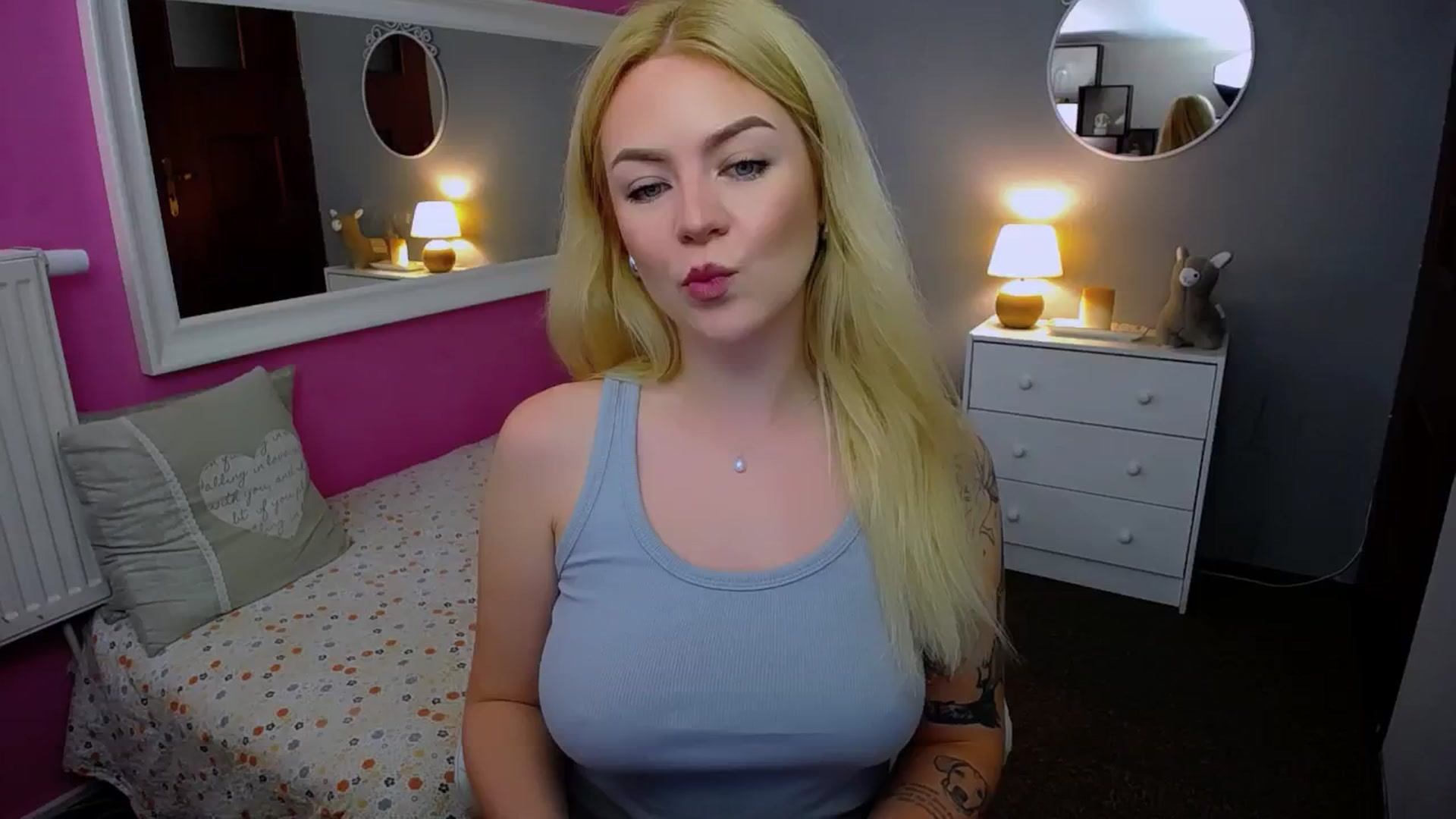Gallery image thumbnail from AurelieSierra's myfreecams stream on, 09/14/2024, 09:53 image 6 of 20