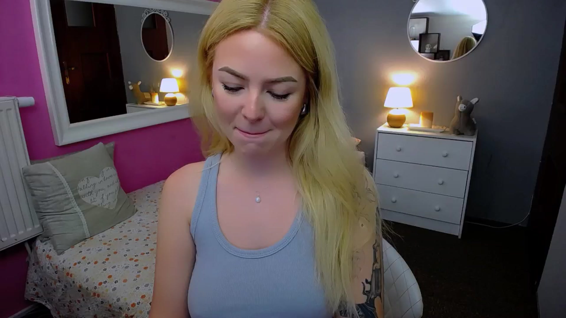 Gallery image thumbnail from AurelieSierra's myfreecams stream on, 09/14/2024, 09:53 image 4 of 20