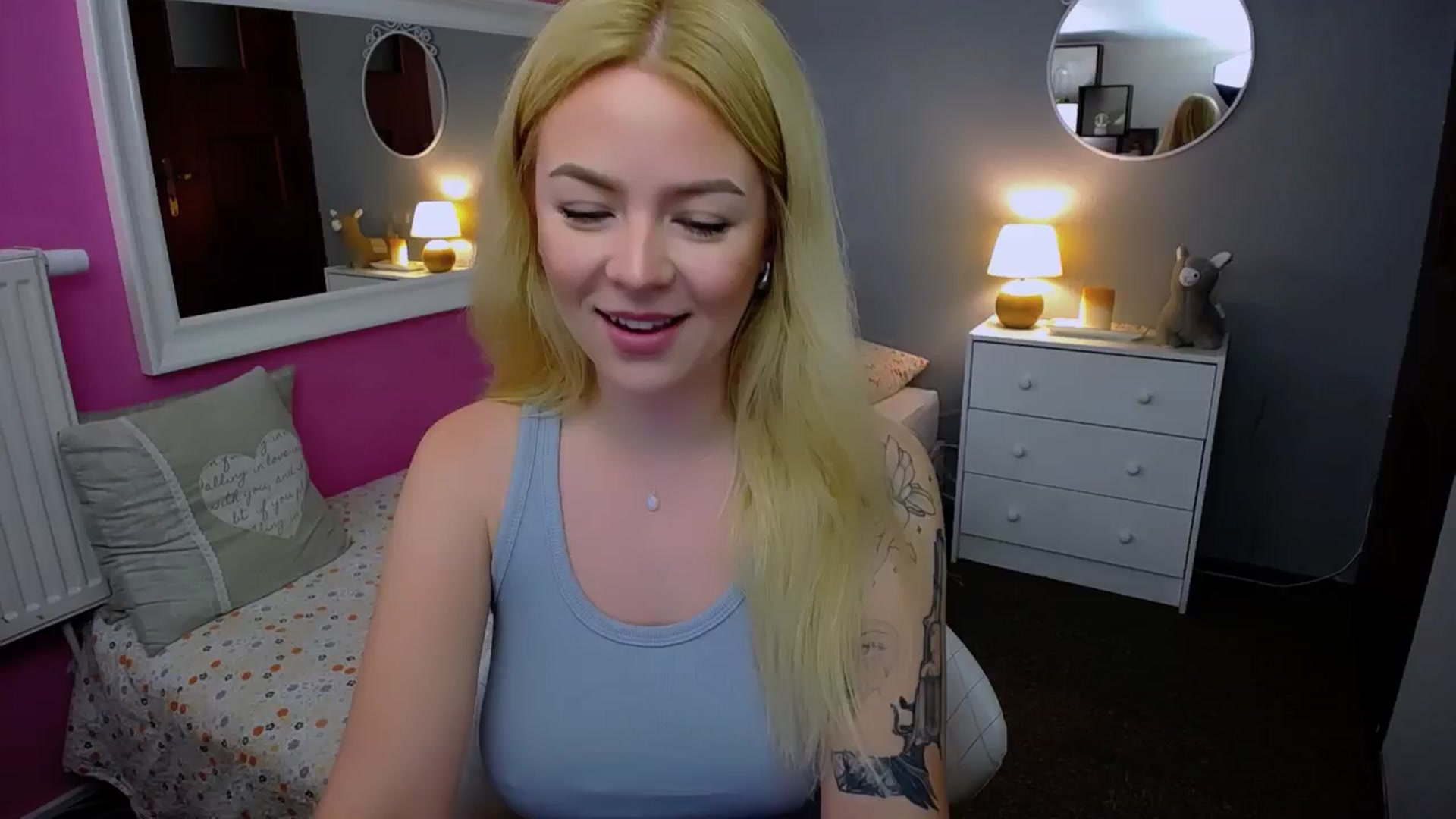 Gallery image thumbnail from AurelieSierra's myfreecams stream on, 09/14/2024, 09:53 image 7 of 20
