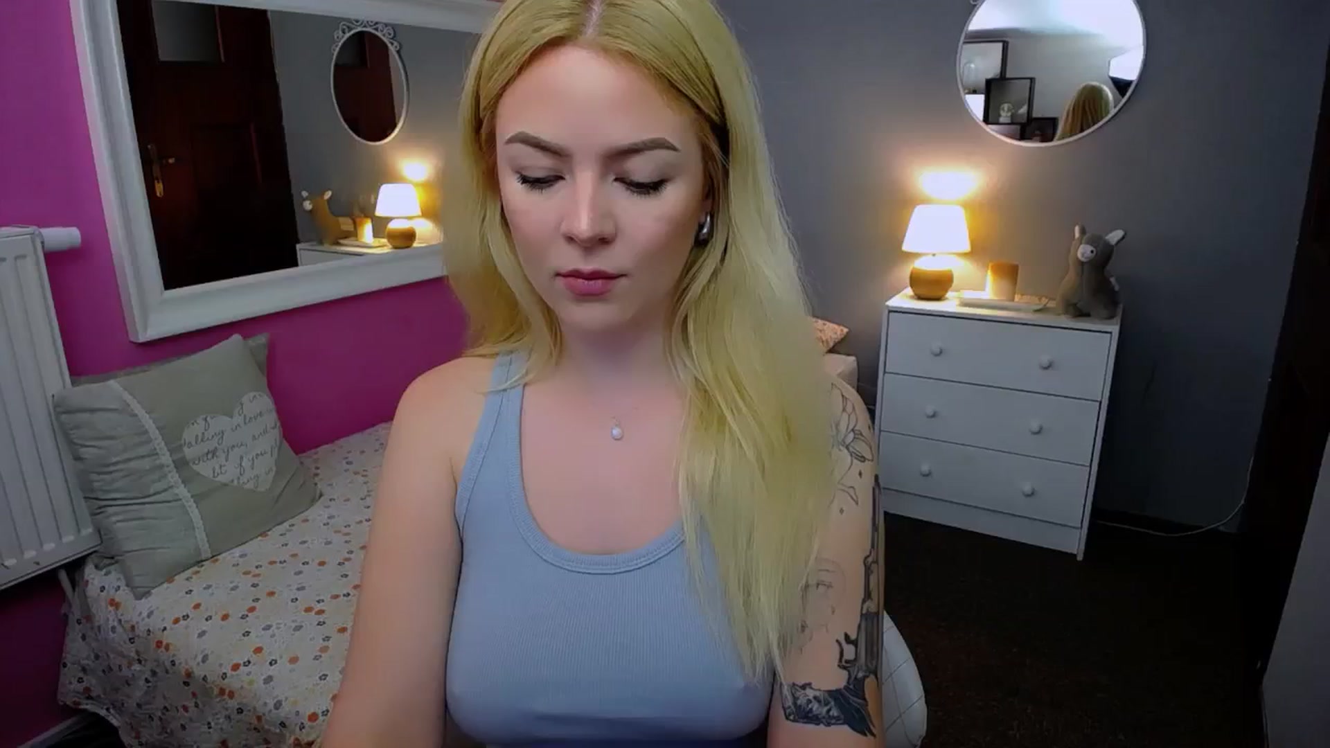 Gallery image thumbnail from AurelieSierra's myfreecams stream on, 09/14/2024, 09:53 image 18 of 20