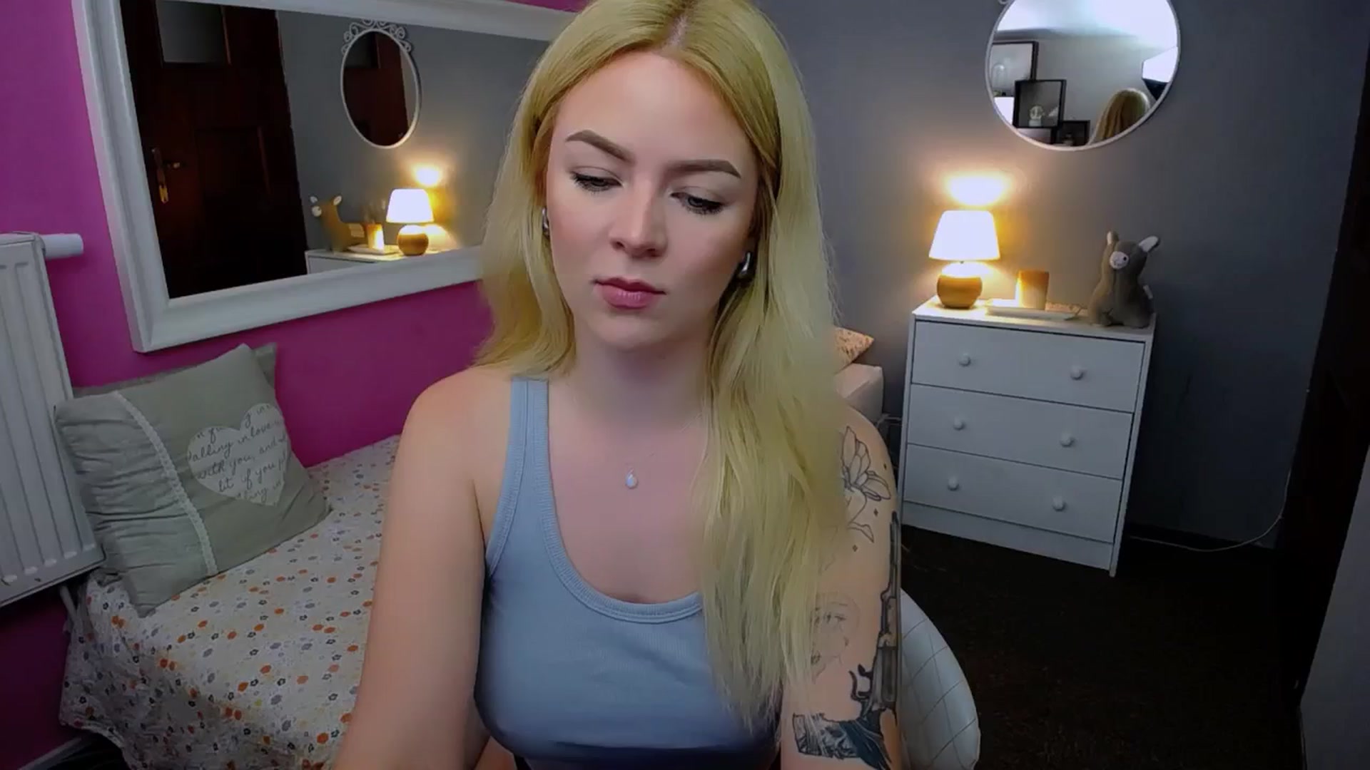 Gallery image thumbnail from AurelieSierra's myfreecams stream on, 09/14/2024, 09:53 image 12 of 20