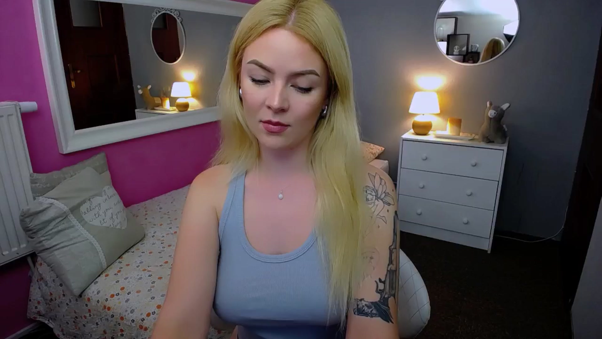 Gallery image thumbnail from AurelieSierra's myfreecams stream on, 09/14/2024, 13:24 image 3 of 20