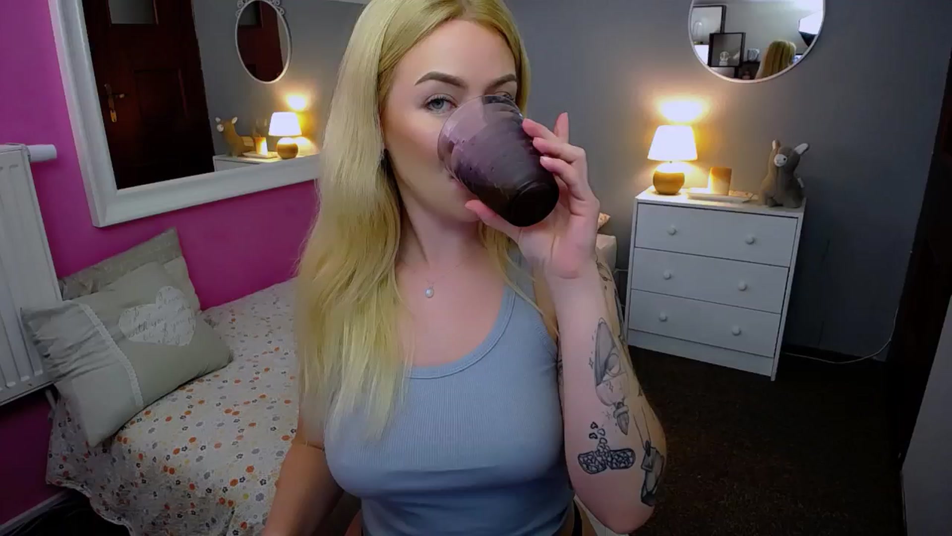 Gallery image thumbnail from AurelieSierra's myfreecams stream on, 09/14/2024, 14:55 image 4 of 20