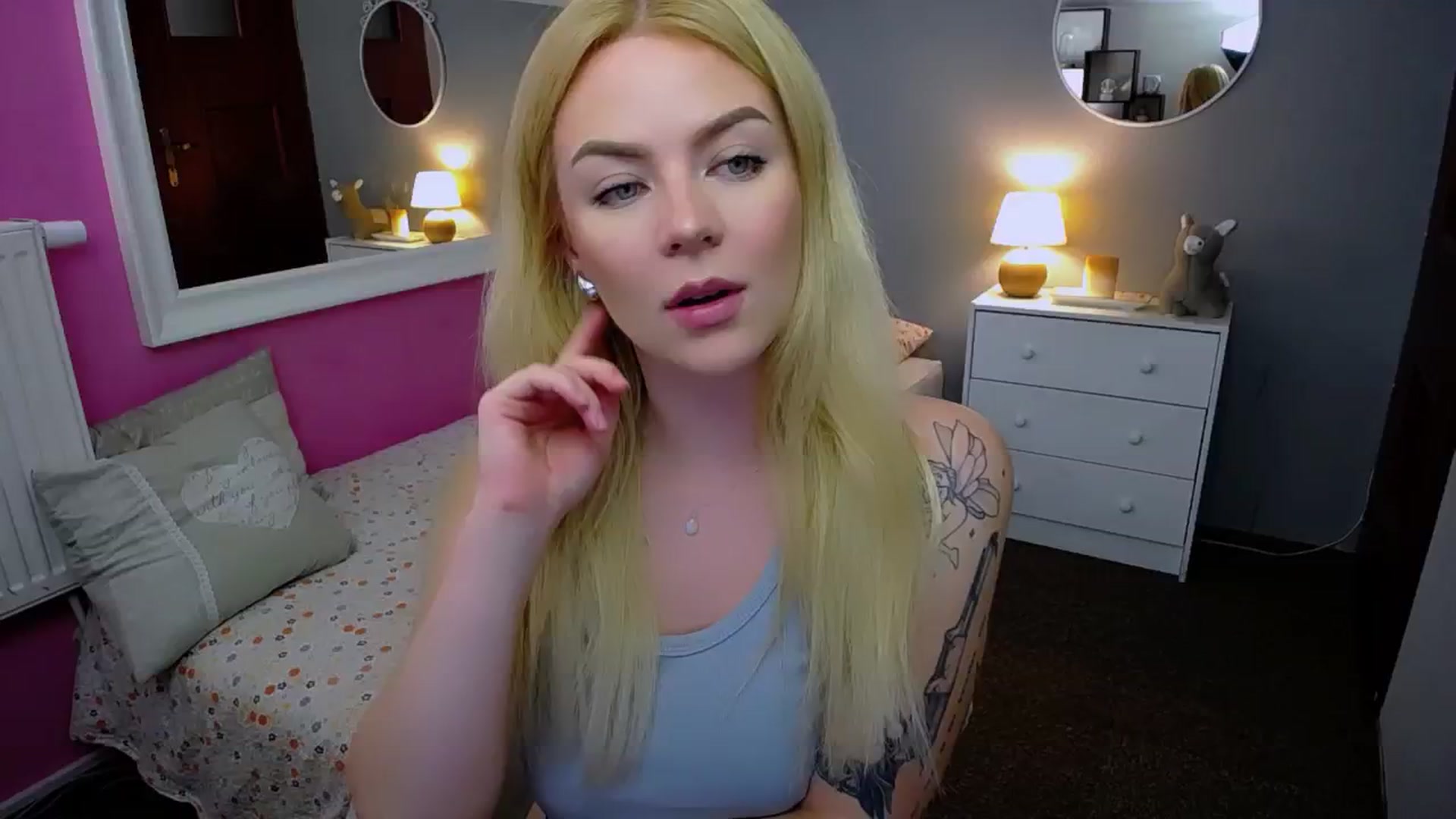 Gallery image thumbnail from AurelieSierra's myfreecams stream on, 09/14/2024, 14:55 image 7 of 20