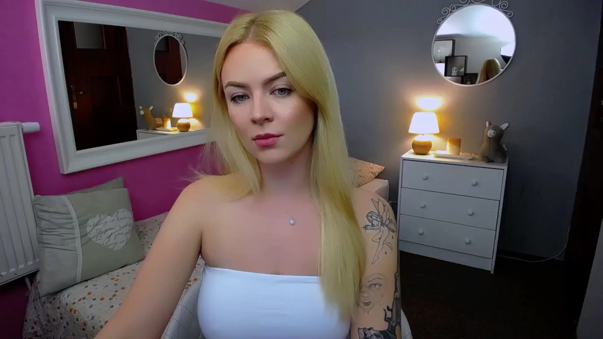 Gallery image thumbnail from AurelieSierra's myfreecams stream on, 09/24/2024, 10:00 image 1 of 20
