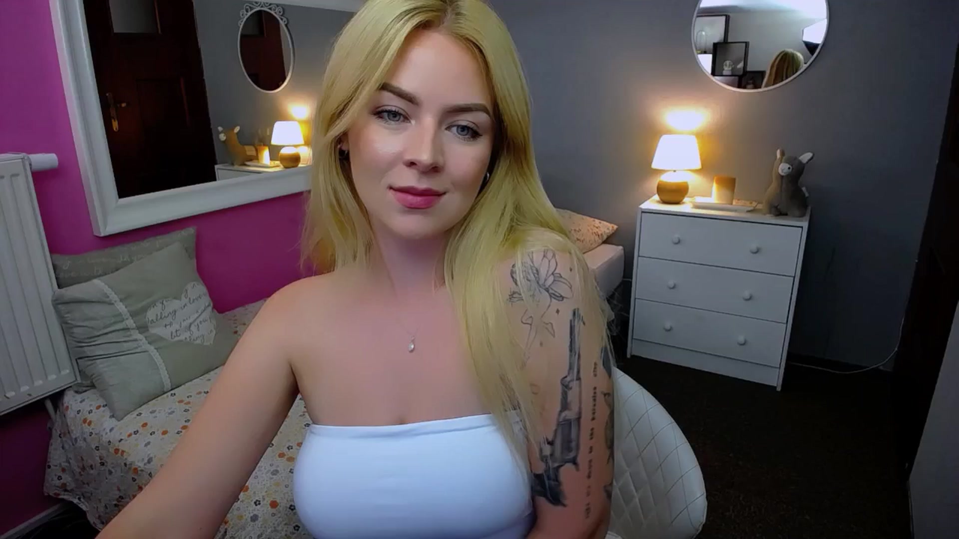 Gallery image thumbnail from AurelieSierra's myfreecams stream on, 09/26/2024, 12:49 image 20 of 20
