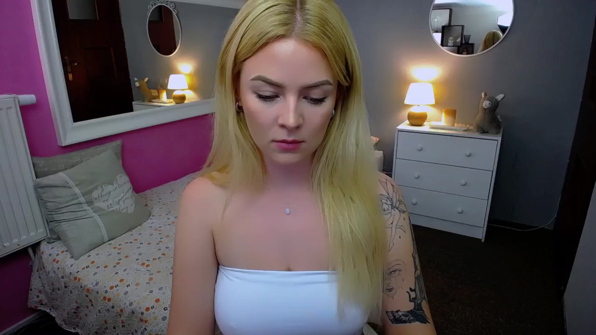 Gallery image thumbnail from AurelieSierra's myfreecams stream on, 09/26/2024, 15:05 image 20 of 20