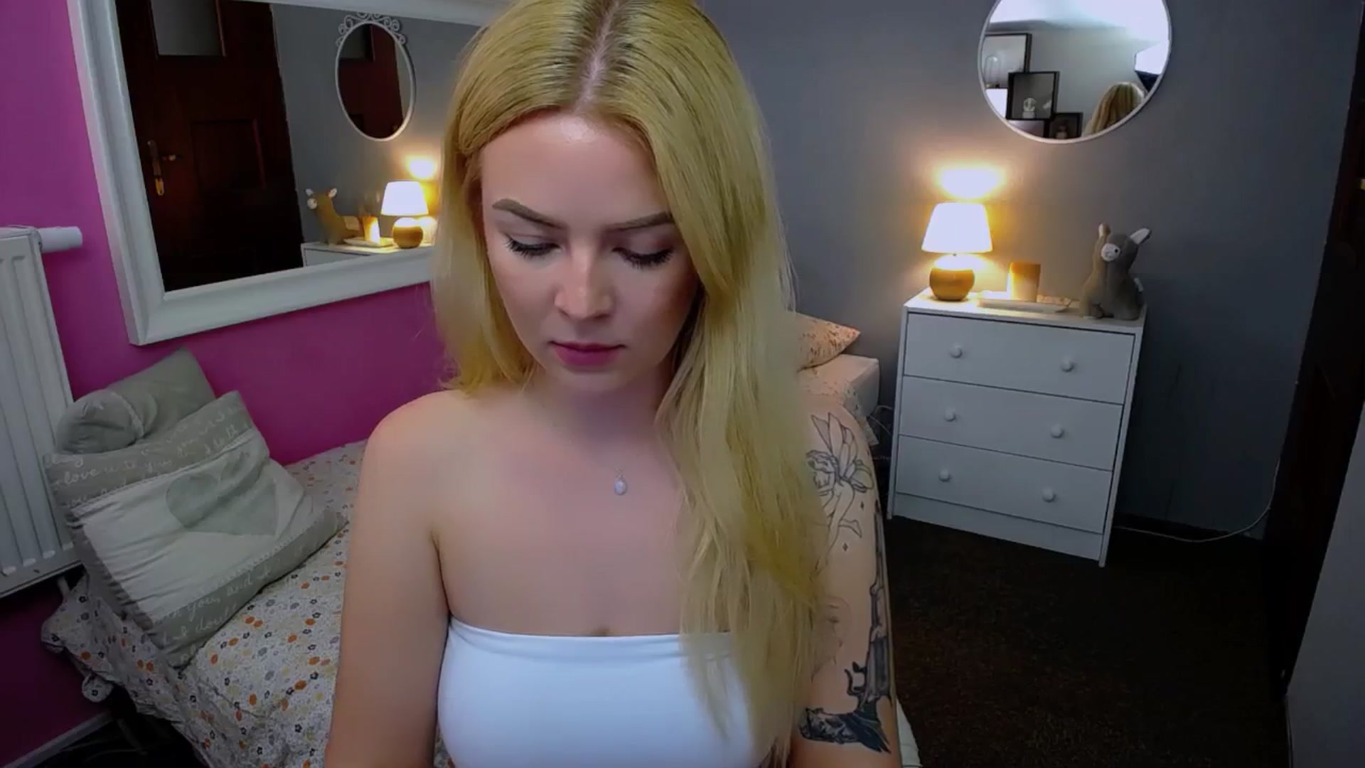 Gallery image thumbnail from AurelieSierra's myfreecams stream on, 10/08/2024, 14:47 image 20 of 20