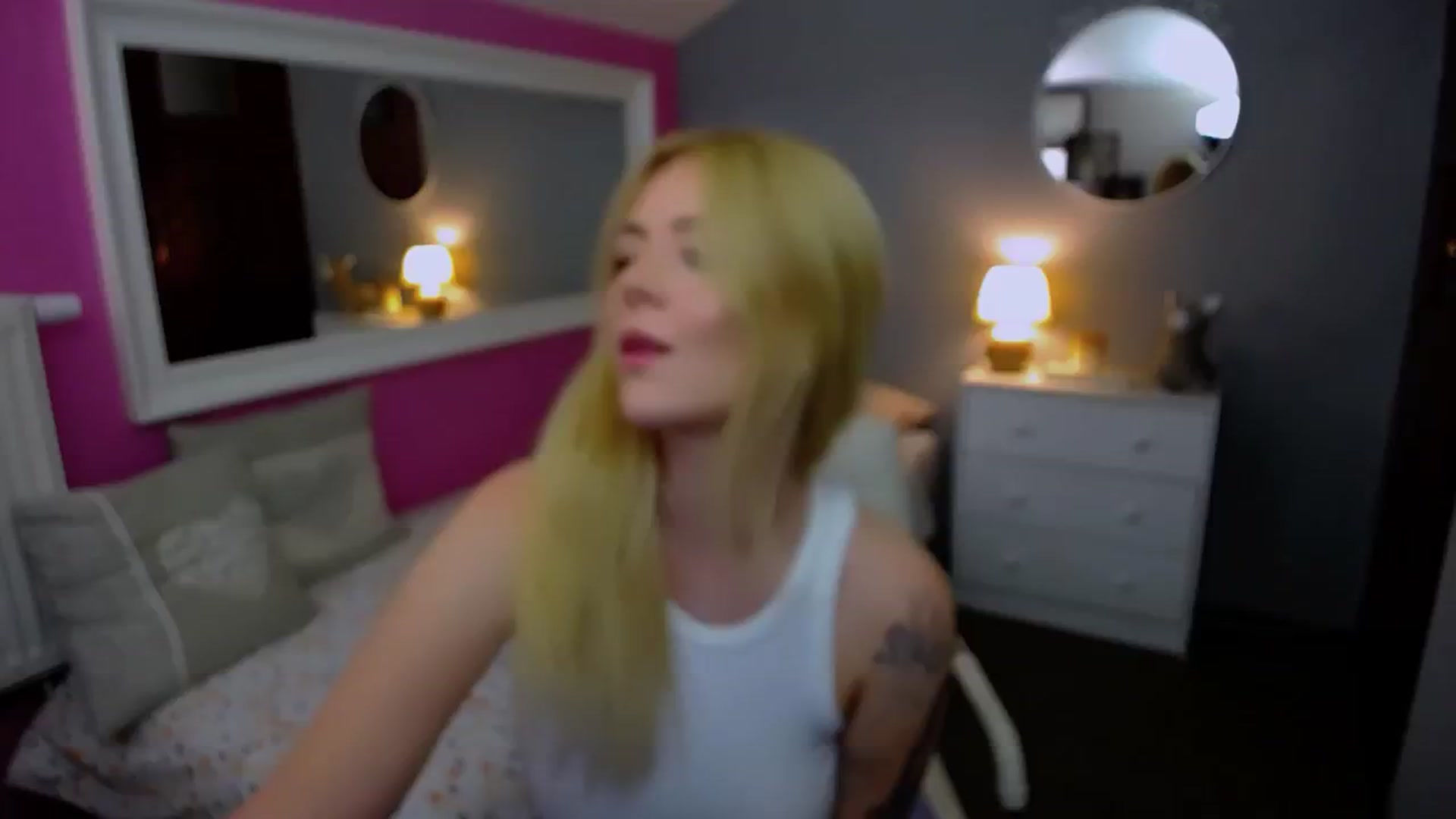 Gallery image thumbnail from AurelieSierra's myfreecams stream on, 10/09/2024, 13:36 image 1 of 20