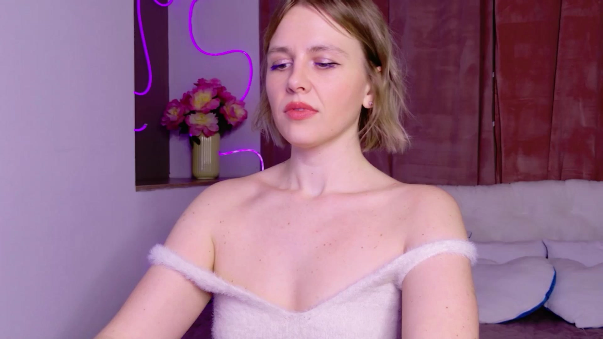 Gallery image thumbnail from AuroraAxnes's myfreecams stream on, 03/12/2026, 14:25 image 3 of 20