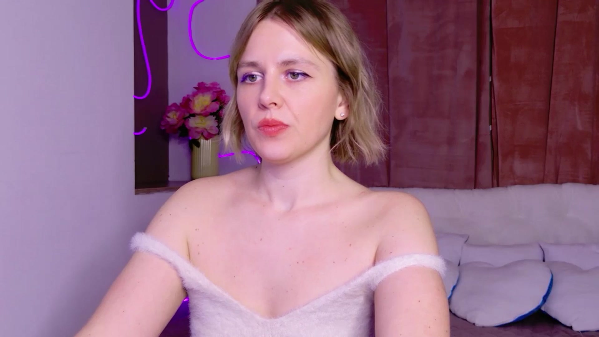 Gallery image thumbnail from AuroraAxnes's myfreecams stream on, 03/12/2026, 14:25 image 11 of 20