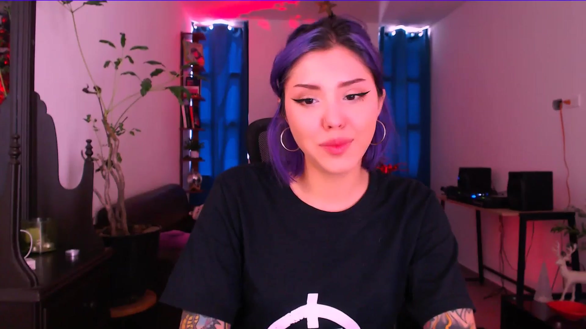 Gallery image thumbnail from AuroraBeckett's myfreecams stream on, 11/18/2025, 16:28 image 6 of 20