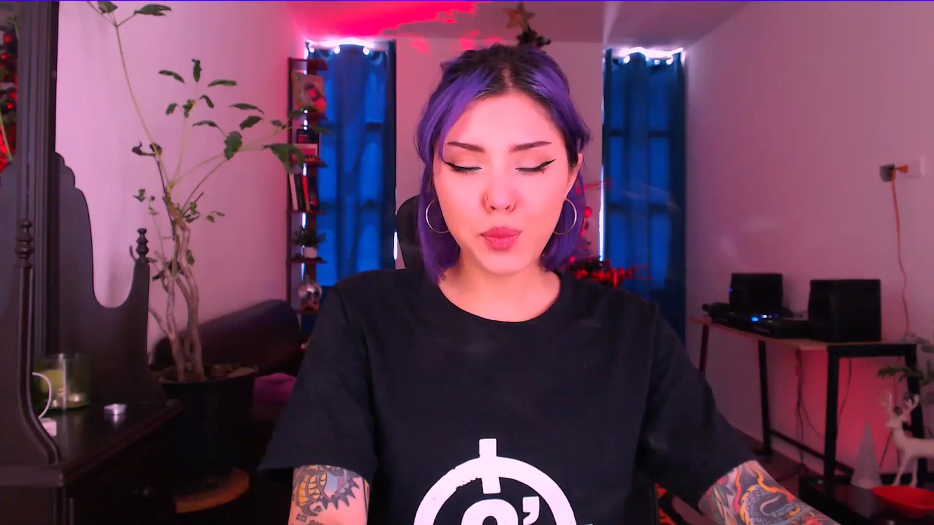 Gallery image thumbnail from AuroraBeckett's myfreecams stream on, 11/18/2025, 16:28 image 17 of 20