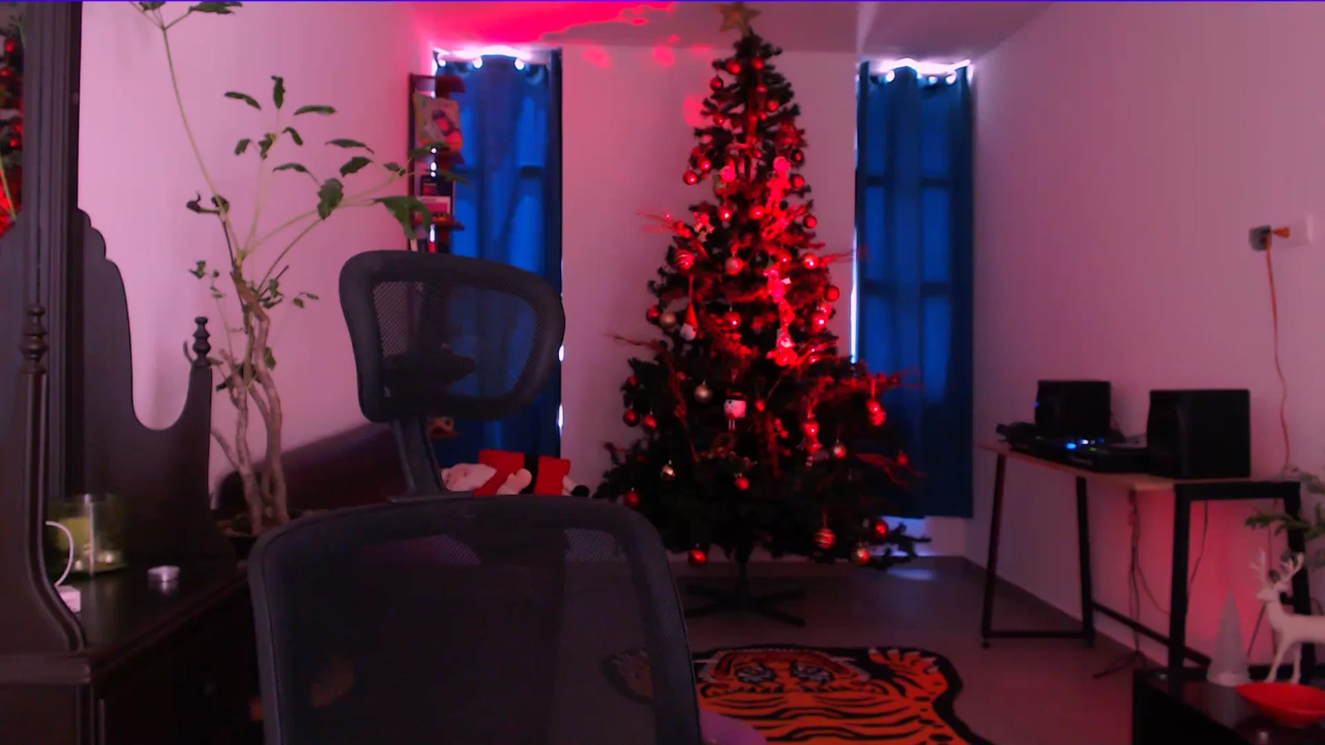 Gallery image thumbnail from AuroraBeckett's myfreecams stream on, 11/18/2025, 16:28 image 7 of 20