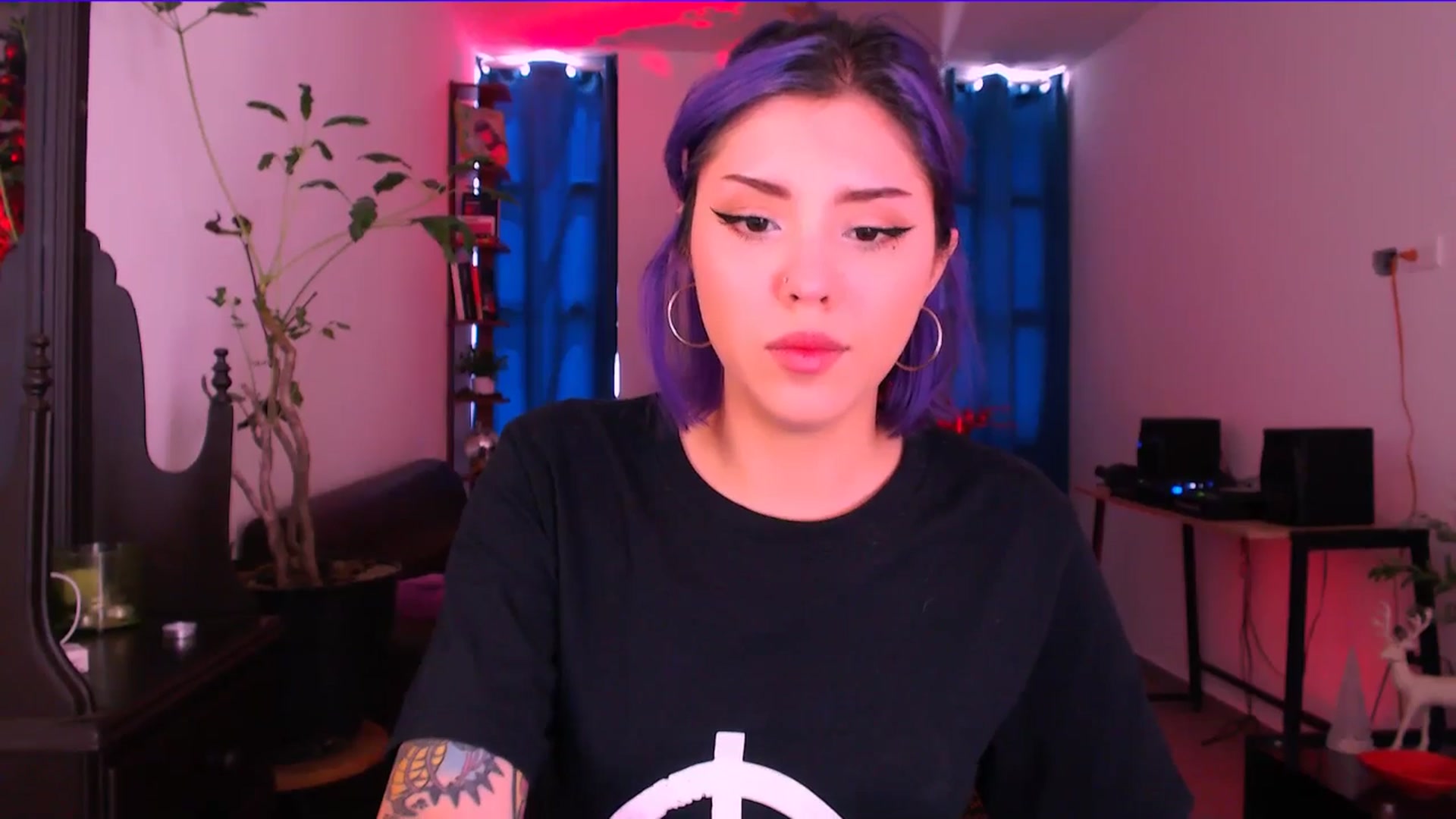 Gallery image thumbnail from AuroraBeckett's myfreecams stream on, 11/18/2025, 16:28 image 5 of 20