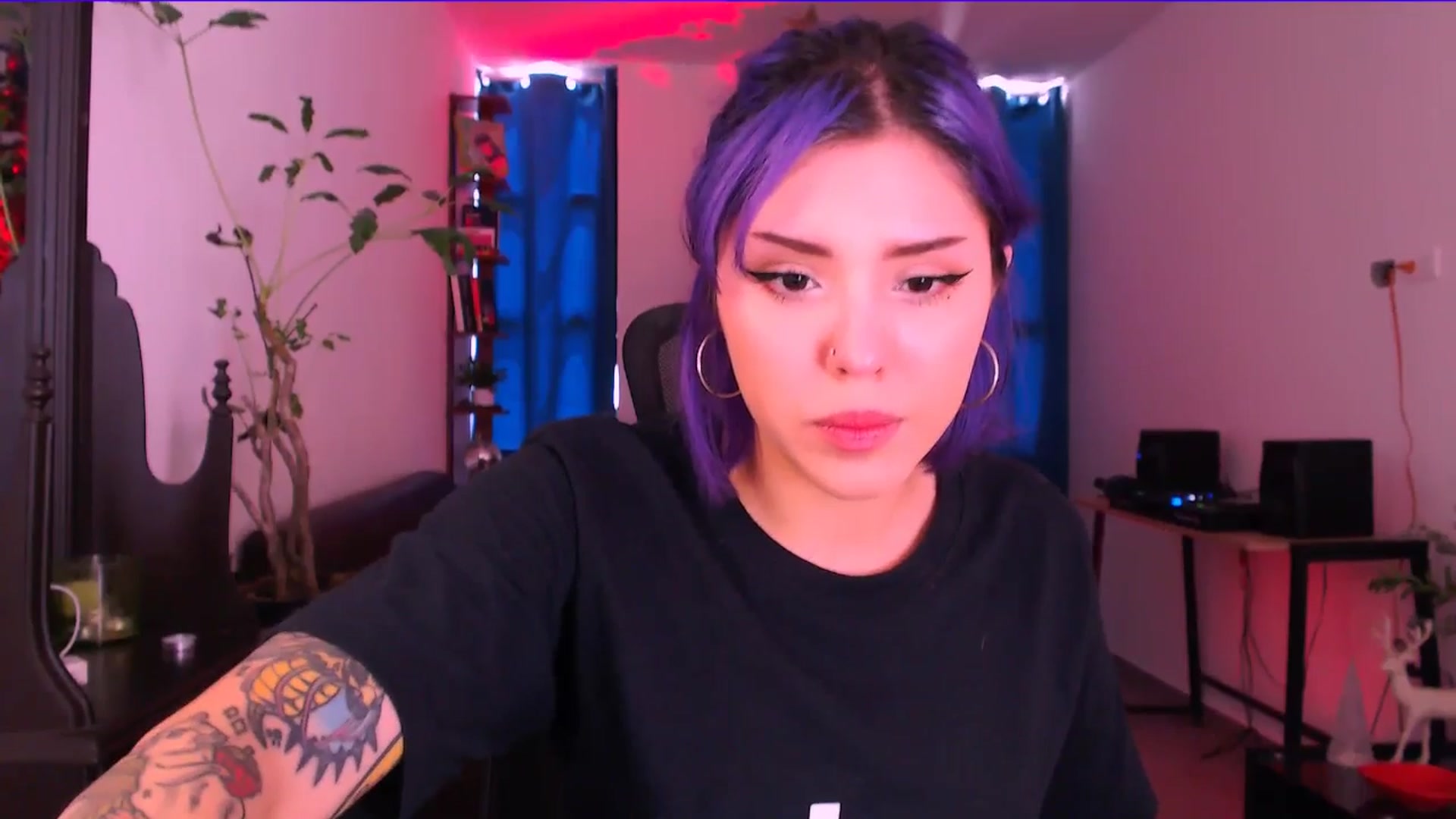 Gallery image thumbnail from AuroraBeckett's myfreecams stream on, 11/18/2025, 16:28 image 18 of 20