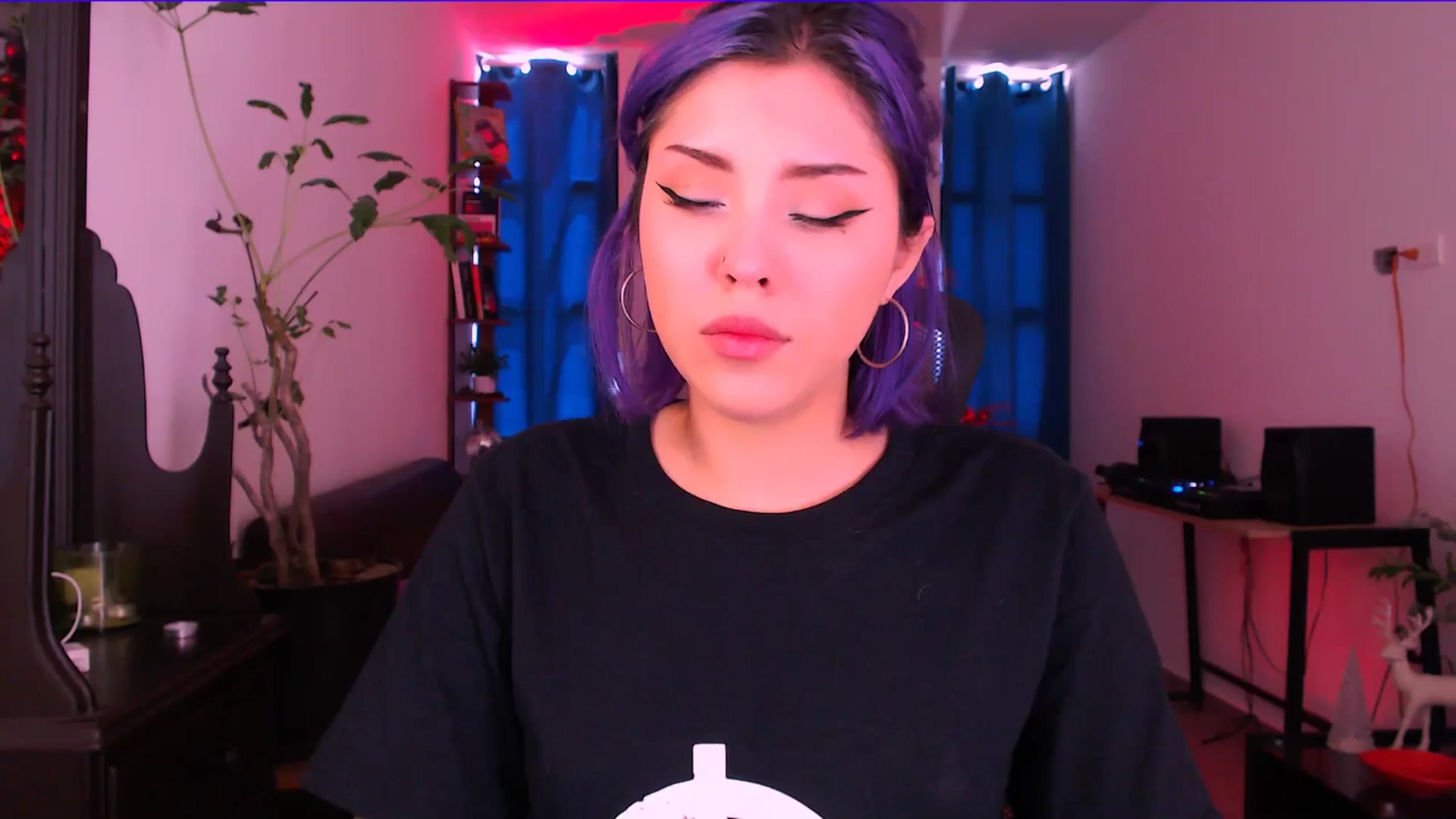 Gallery image thumbnail from AuroraBeckett's myfreecams stream on, 11/18/2025, 16:28 image 1 of 20