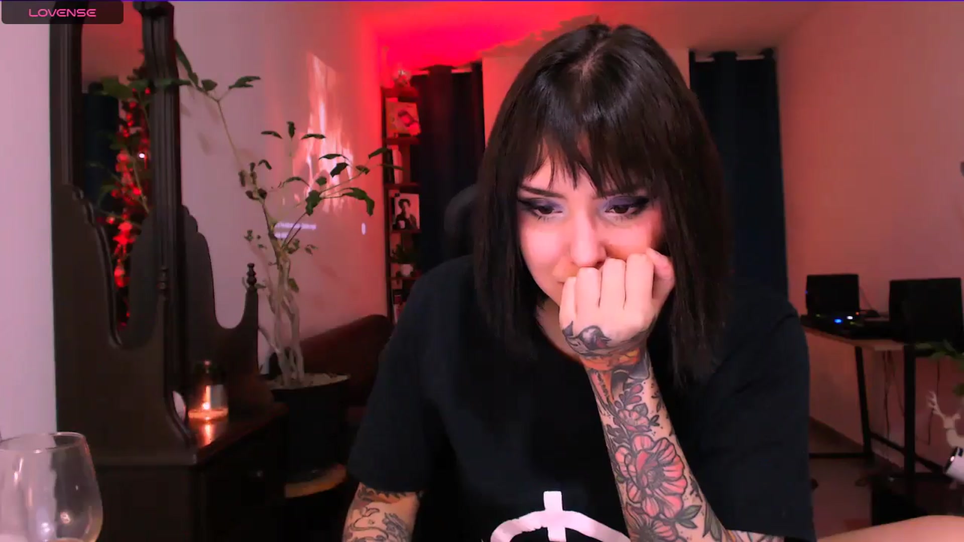 Gallery image thumbnail from AuroraBeckett's myfreecams stream on, 12/17/2025, 07:26 image 14 of 20