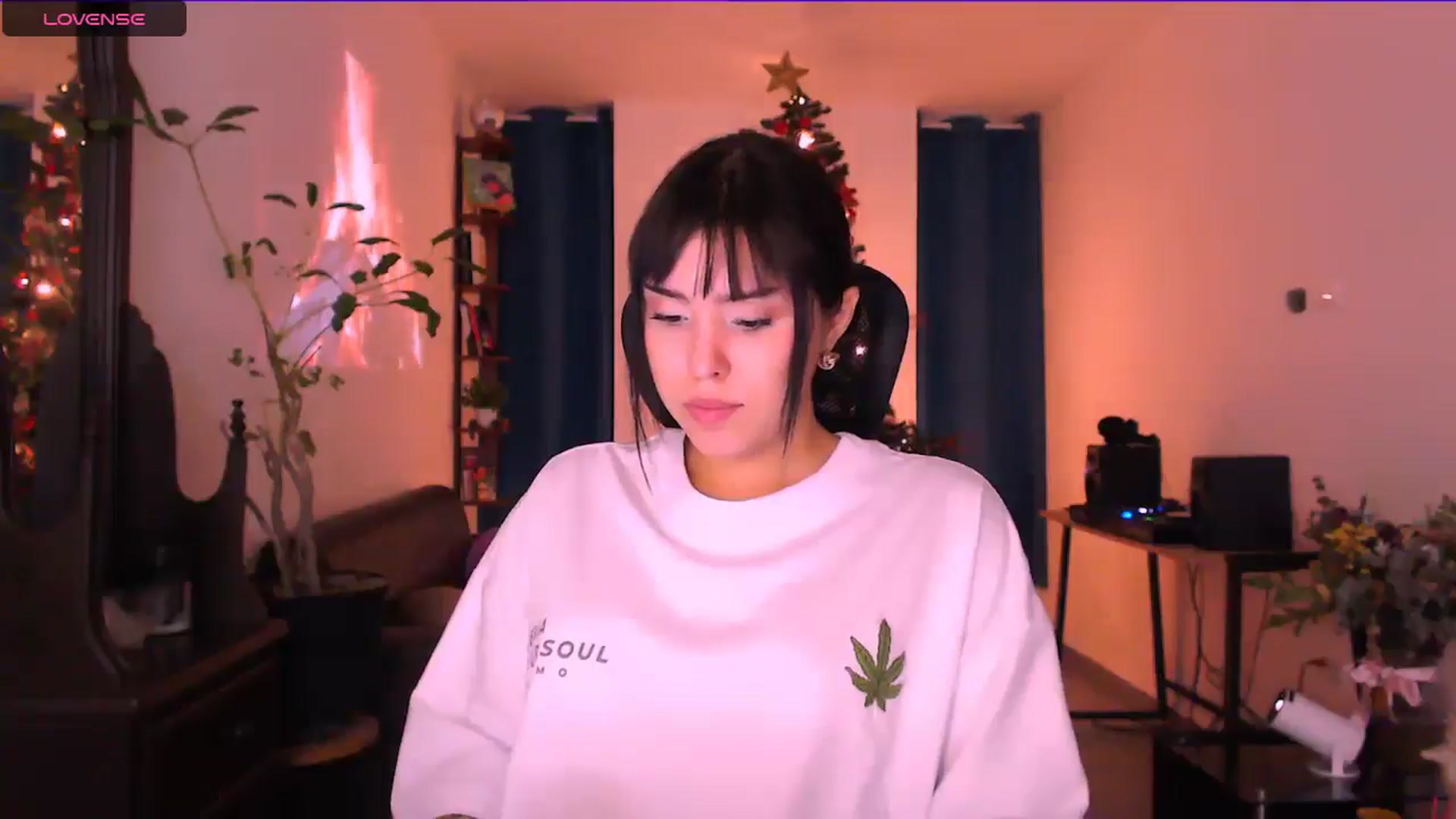 Gallery image thumbnail from AuroraBeckett's myfreecams stream on, 12/25/2025, 01:29 image 3 of 20