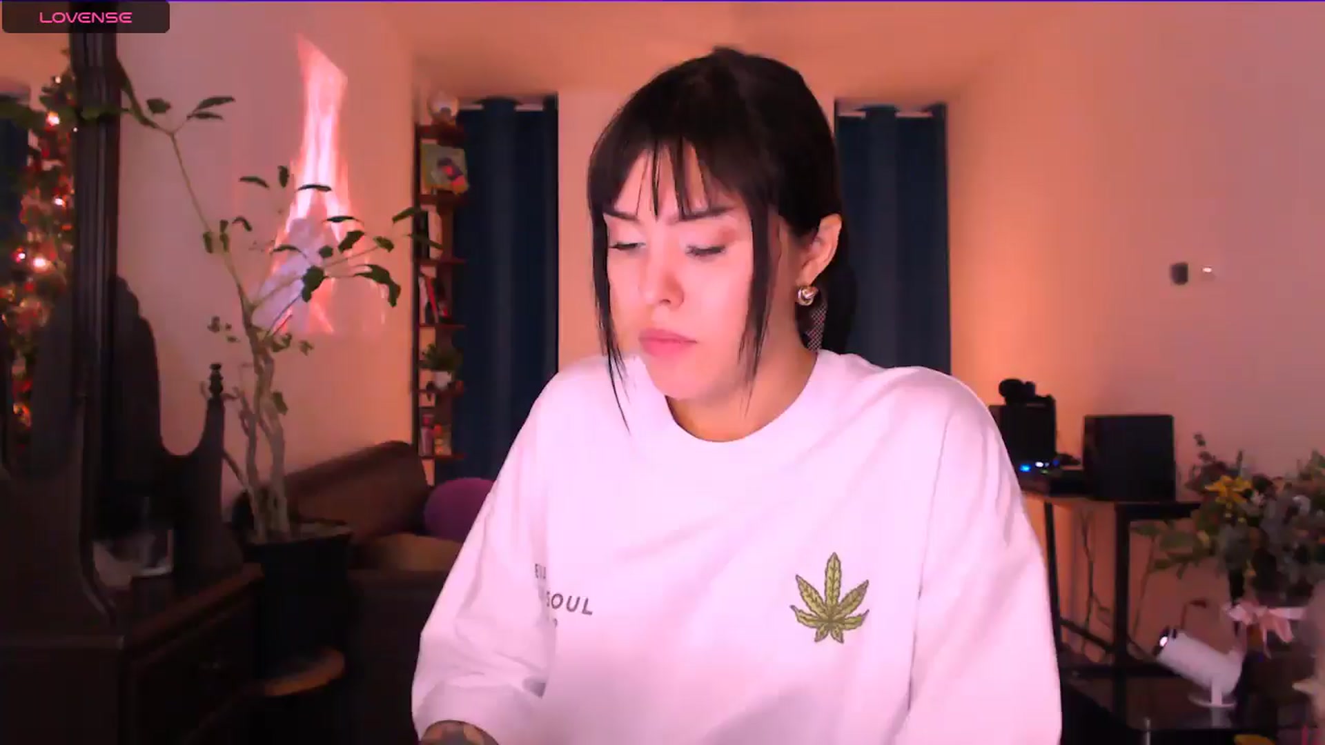 Gallery image thumbnail from AuroraBeckett's myfreecams stream on, 12/25/2025, 01:29 image 2 of 20