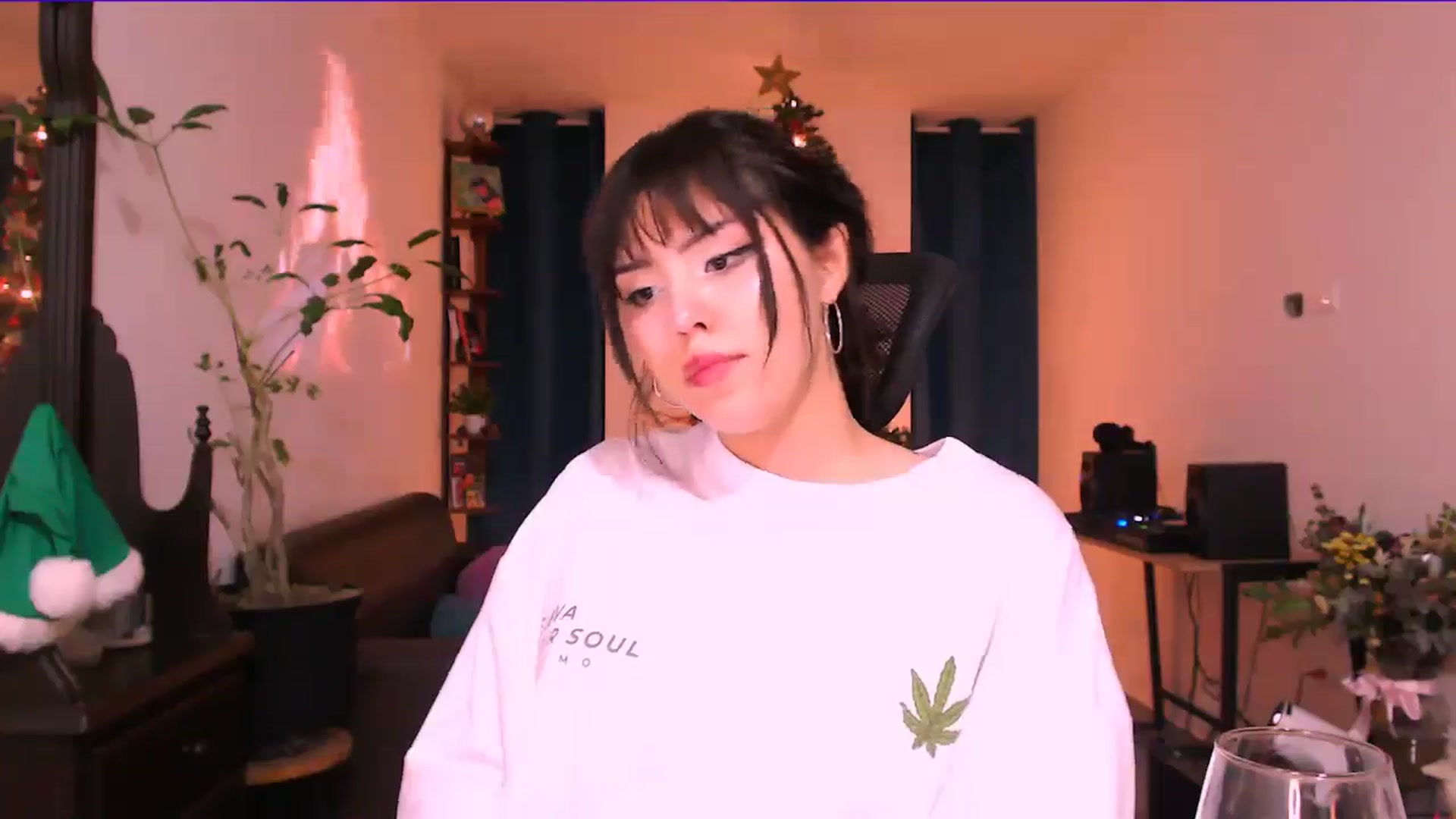 Gallery image thumbnail from AuroraBeckett's myfreecams stream on, 12/25/2025, 08:56 image 5 of 20