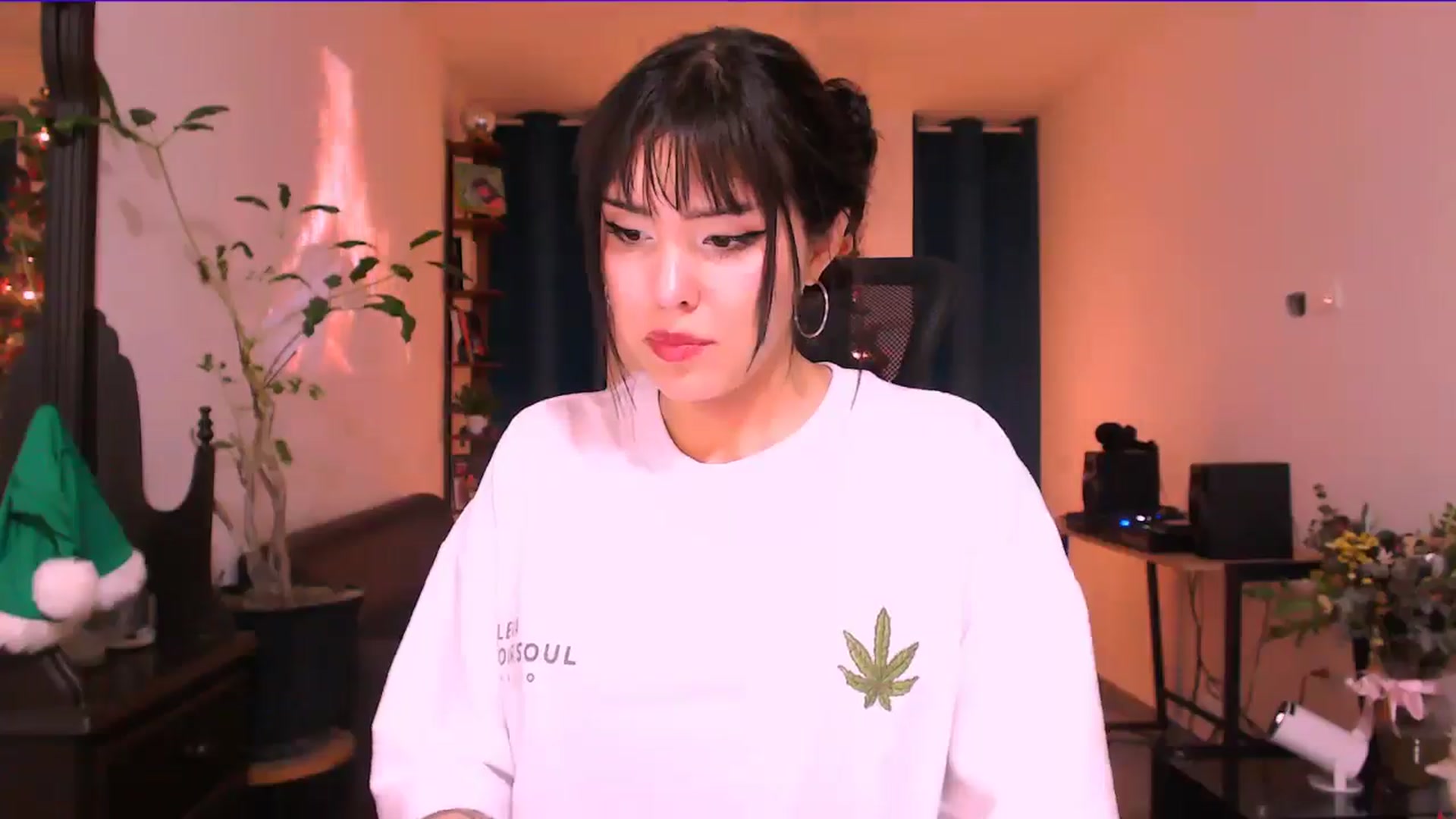 Gallery image thumbnail from AuroraBeckett's myfreecams stream on, 12/25/2025, 08:56 image 4 of 20