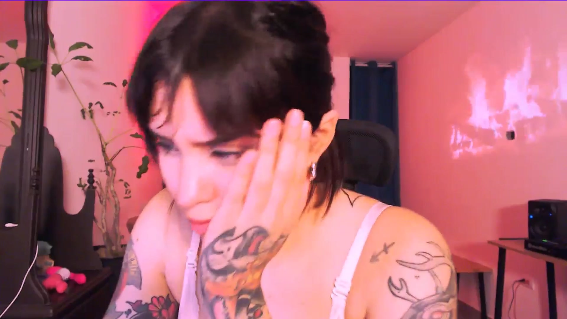 Gallery image thumbnail from AuroraBeckett's myfreecams stream on, 01/23/2026, 11:19 image 4 of 20