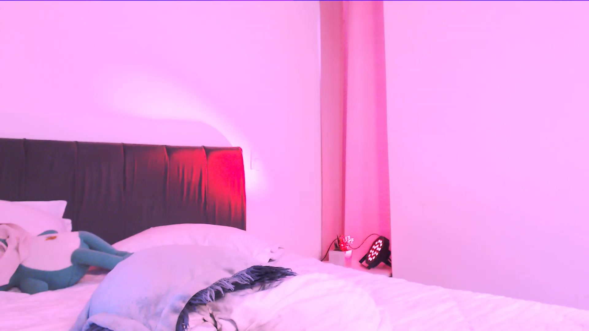 Gallery image thumbnail from AuroraBeckett's myfreecams stream on, 01/25/2026, 12:26 image 5 of 20