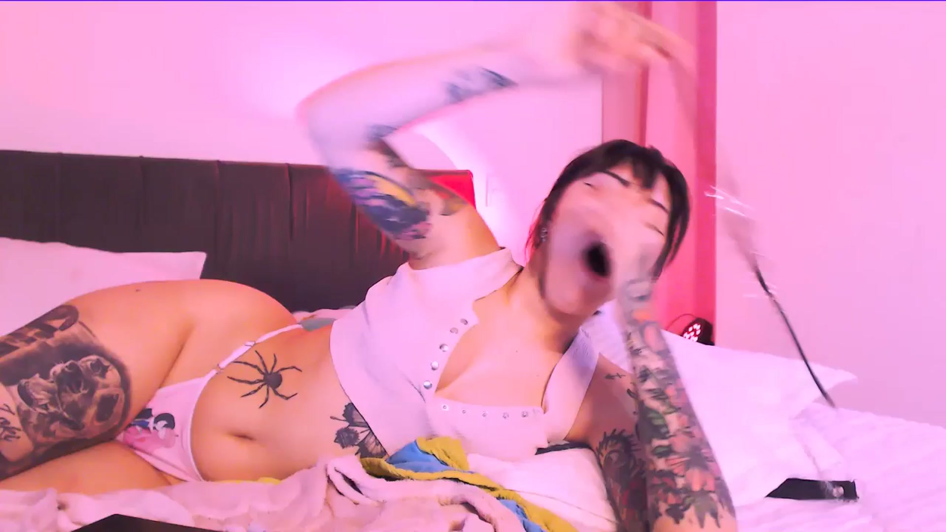 Gallery image thumbnail from AuroraBeckett's myfreecams stream on, 01/25/2026, 12:26 image 1 of 20