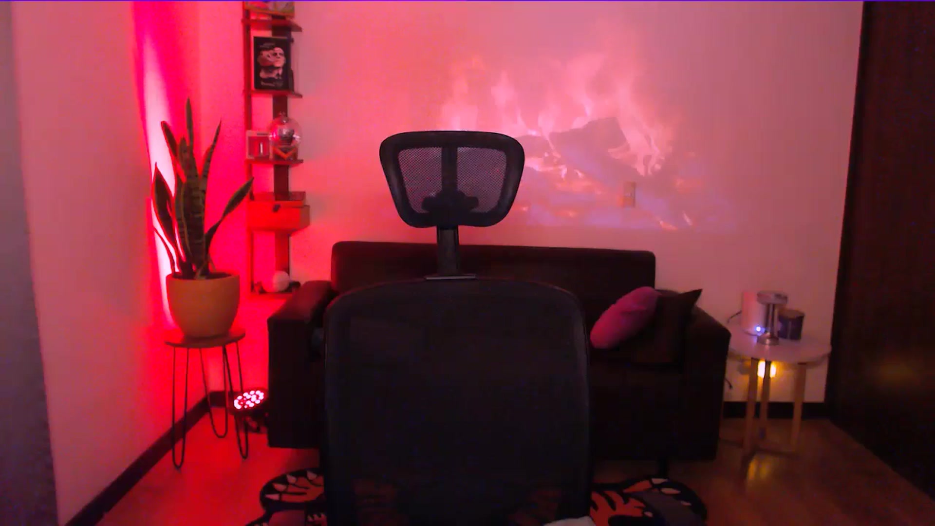 Gallery image thumbnail from AuroraBeckett's myfreecams stream on, 03/31/2026, 08:59 image 4 of 20