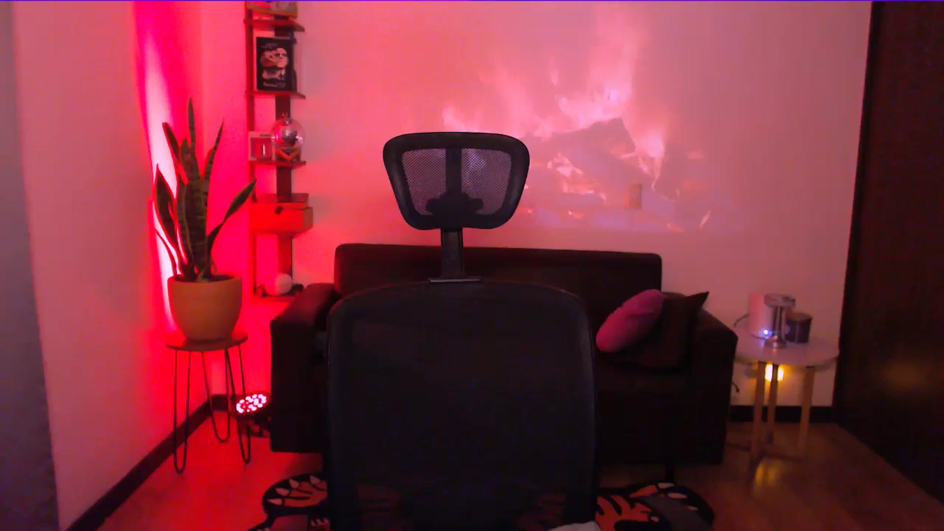 Gallery image thumbnail from AuroraBeckett's myfreecams stream on, 03/31/2026, 08:59 image 3 of 20