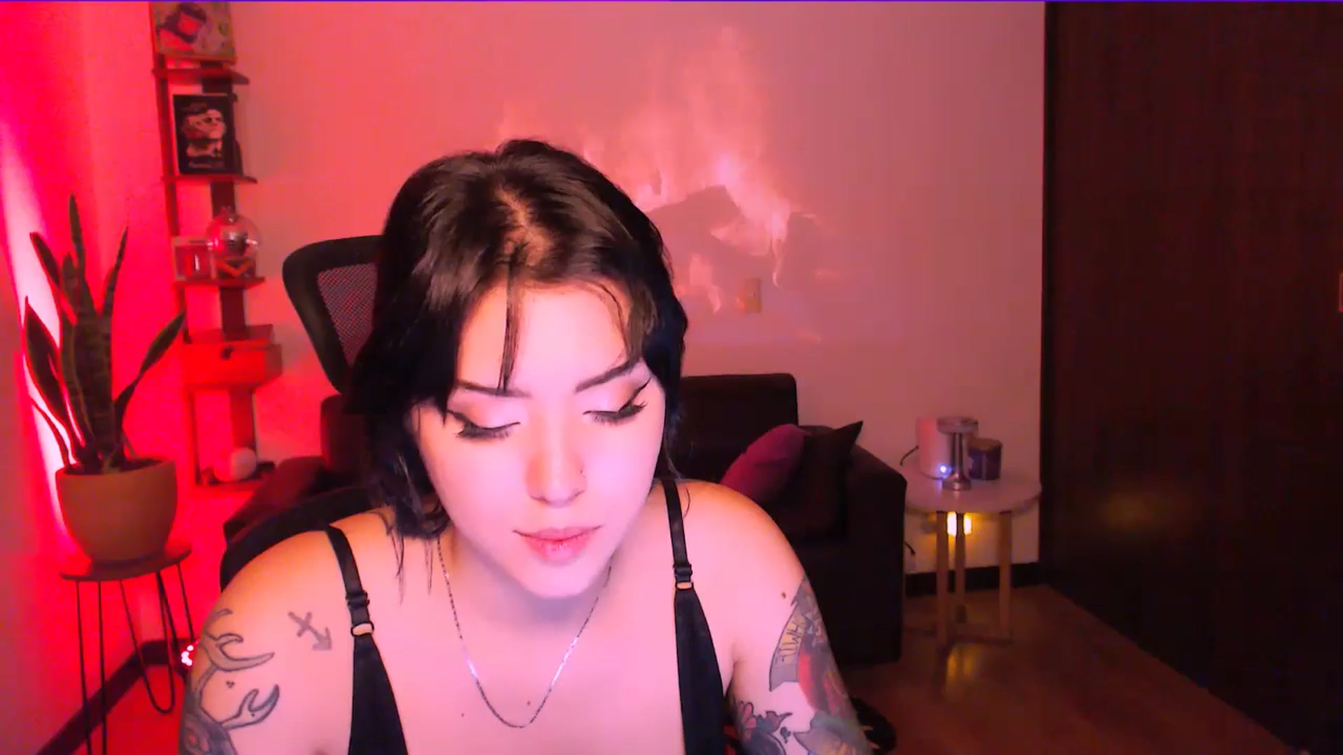 Gallery image thumbnail from AuroraBeckett's myfreecams stream on, 03/31/2026, 08:59 image 15 of 20