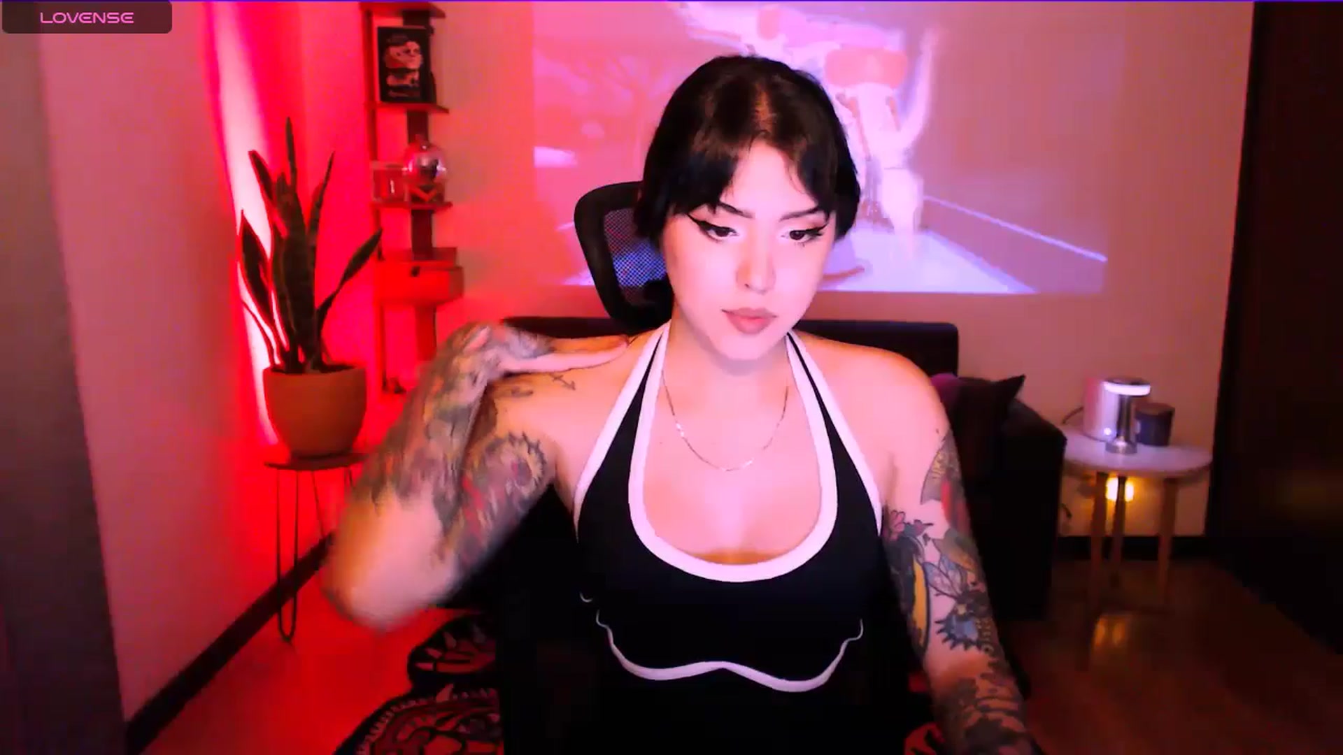 Gallery image thumbnail from AuroraBeckett's myfreecams stream on, 04/01/2026, 02:39 image 12 of 20