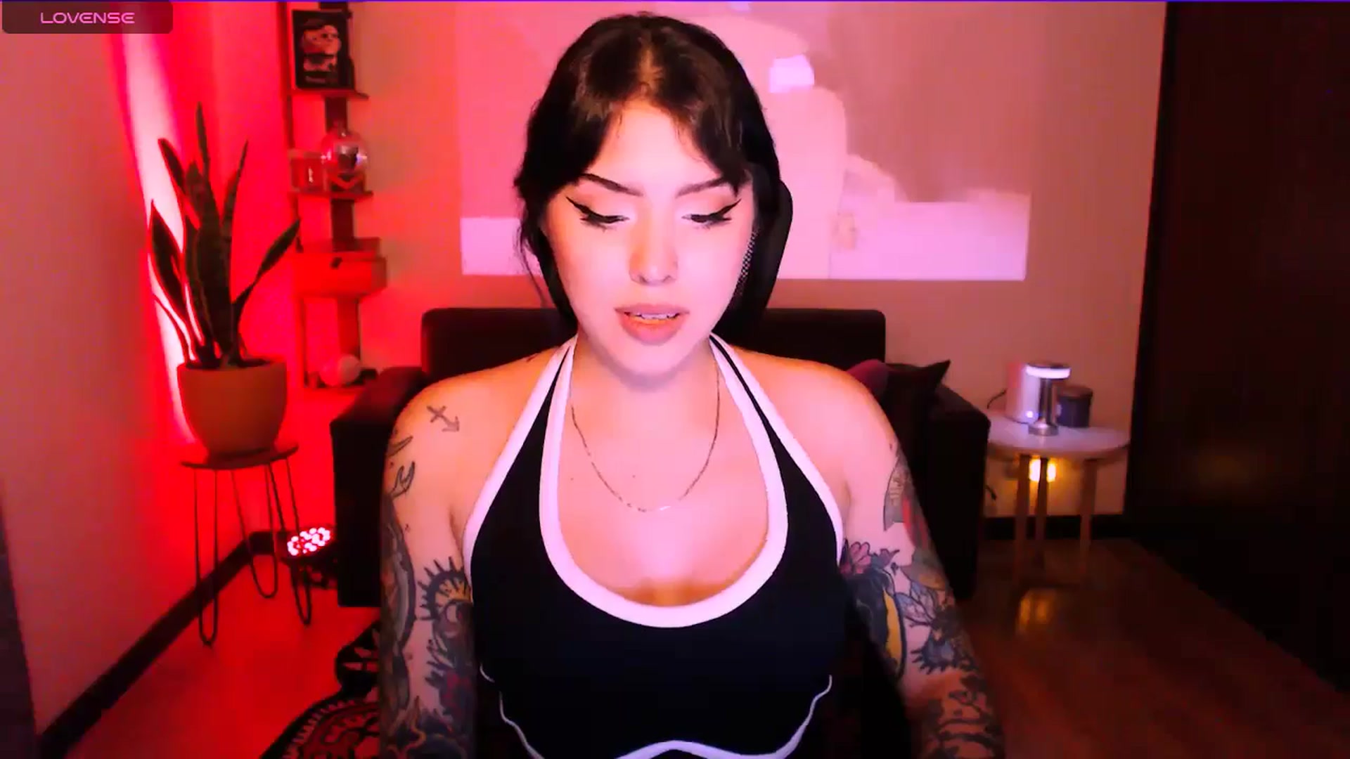 Gallery image thumbnail from AuroraBeckett's myfreecams stream on, 04/01/2026, 02:39 image 15 of 20