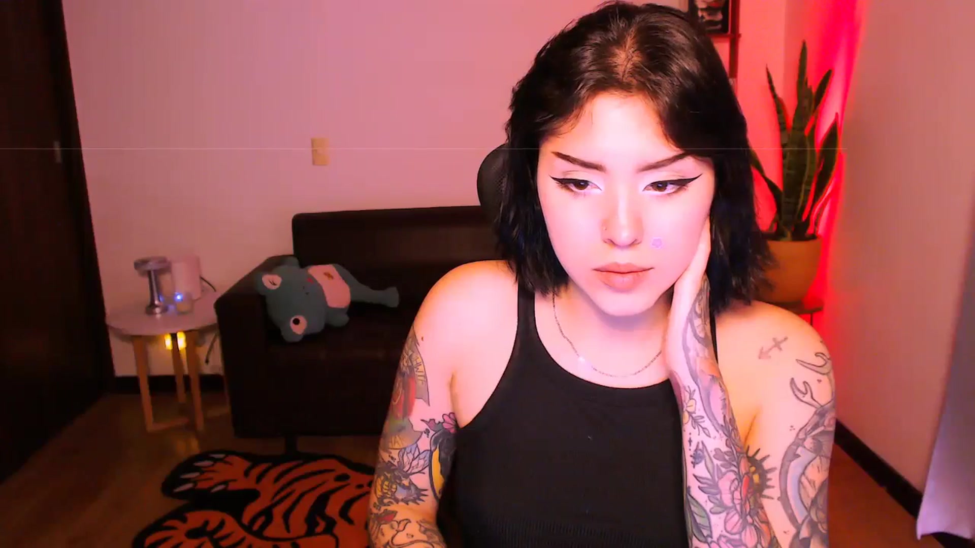 Gallery image thumbnail from AuroraBeckett's myfreecams stream on, 04/06/2026, 17:14 image 5 of 20