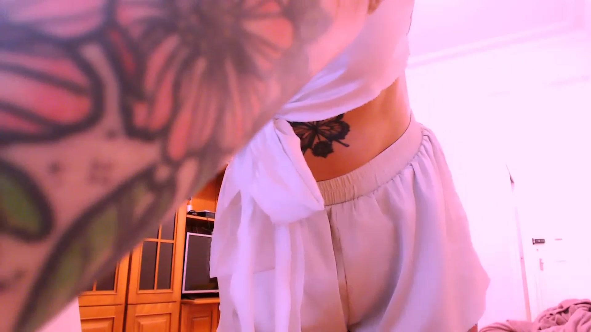Gallery image thumbnail from AuroraBeckett's myfreecams stream on, 04/26/2026, 09:50 image 3 of 20