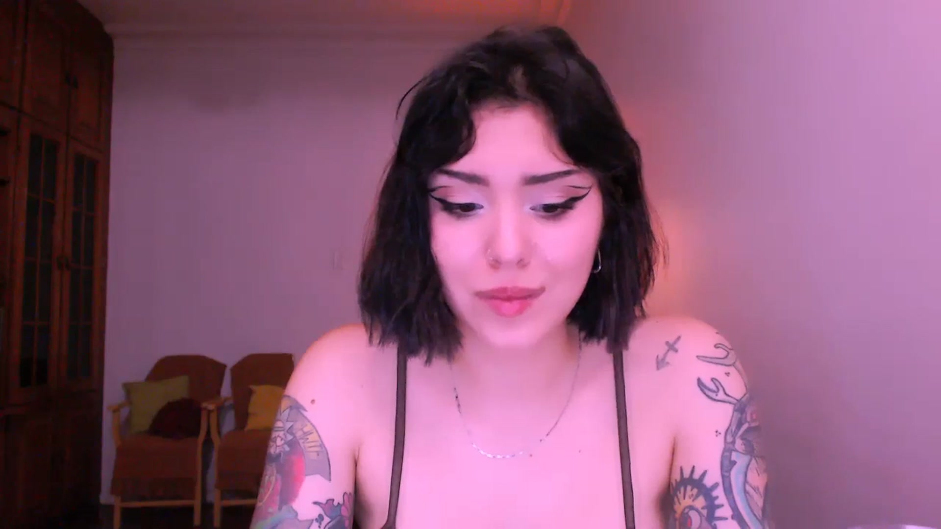 Gallery image thumbnail from AuroraBeckett's myfreecams stream on, 04/27/2026, 02:02 image 17 of 20