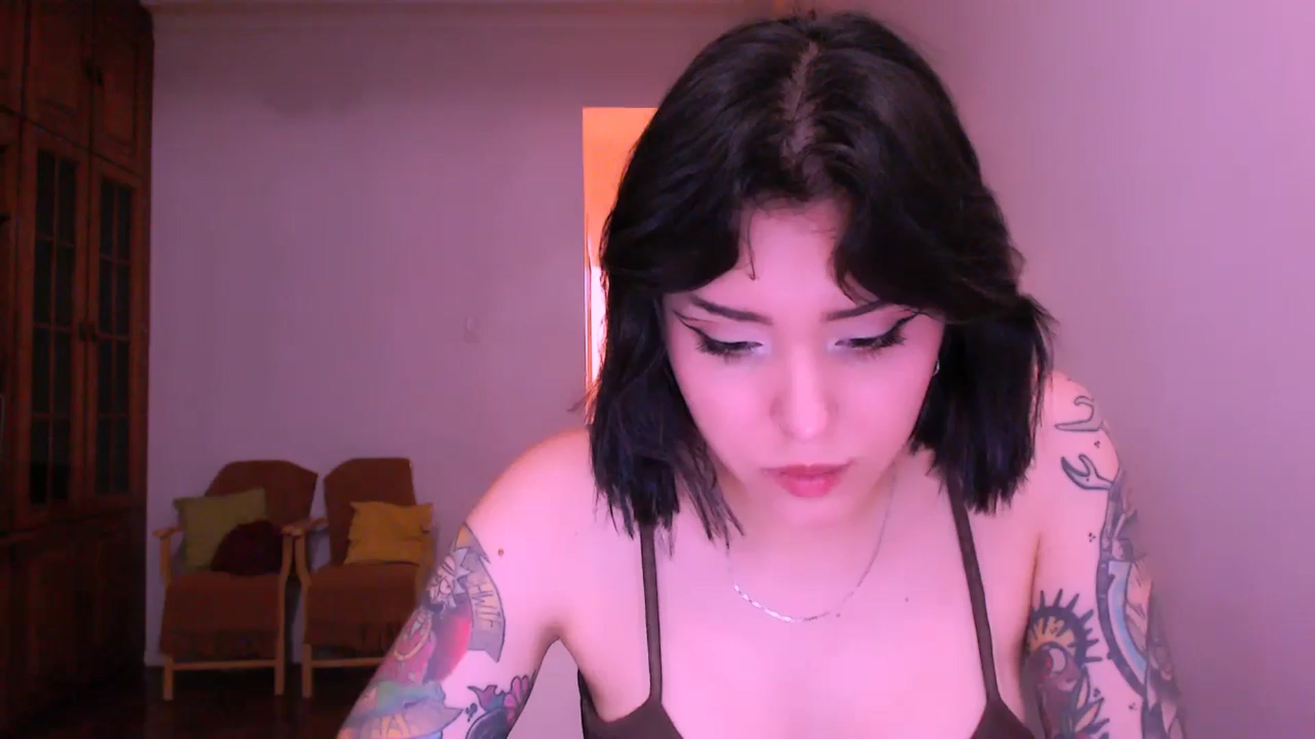 Gallery image thumbnail from AuroraBeckett's myfreecams stream on, 04/27/2026, 02:02 image 4 of 20